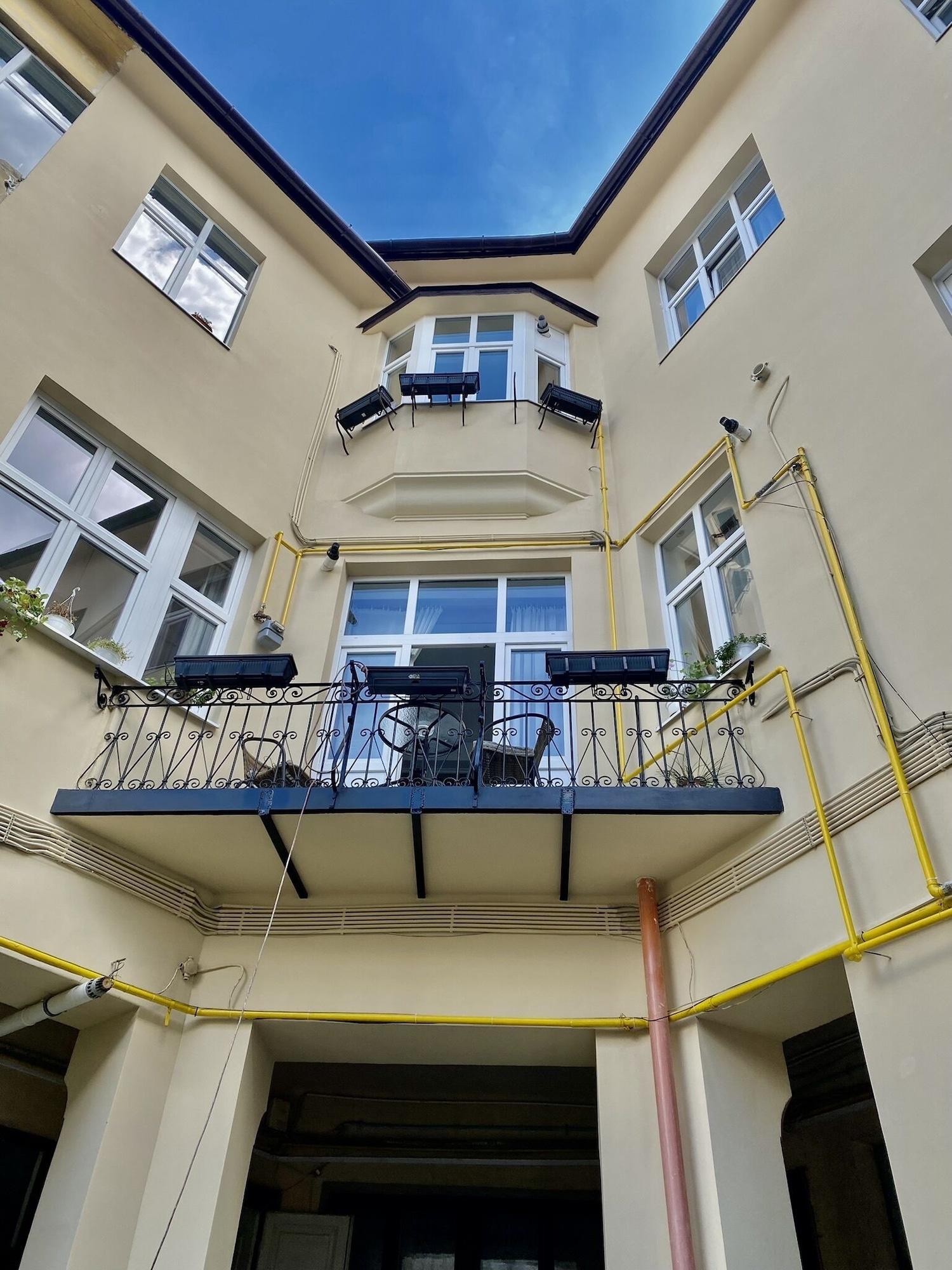 Vista Exterior Casa Balcescu