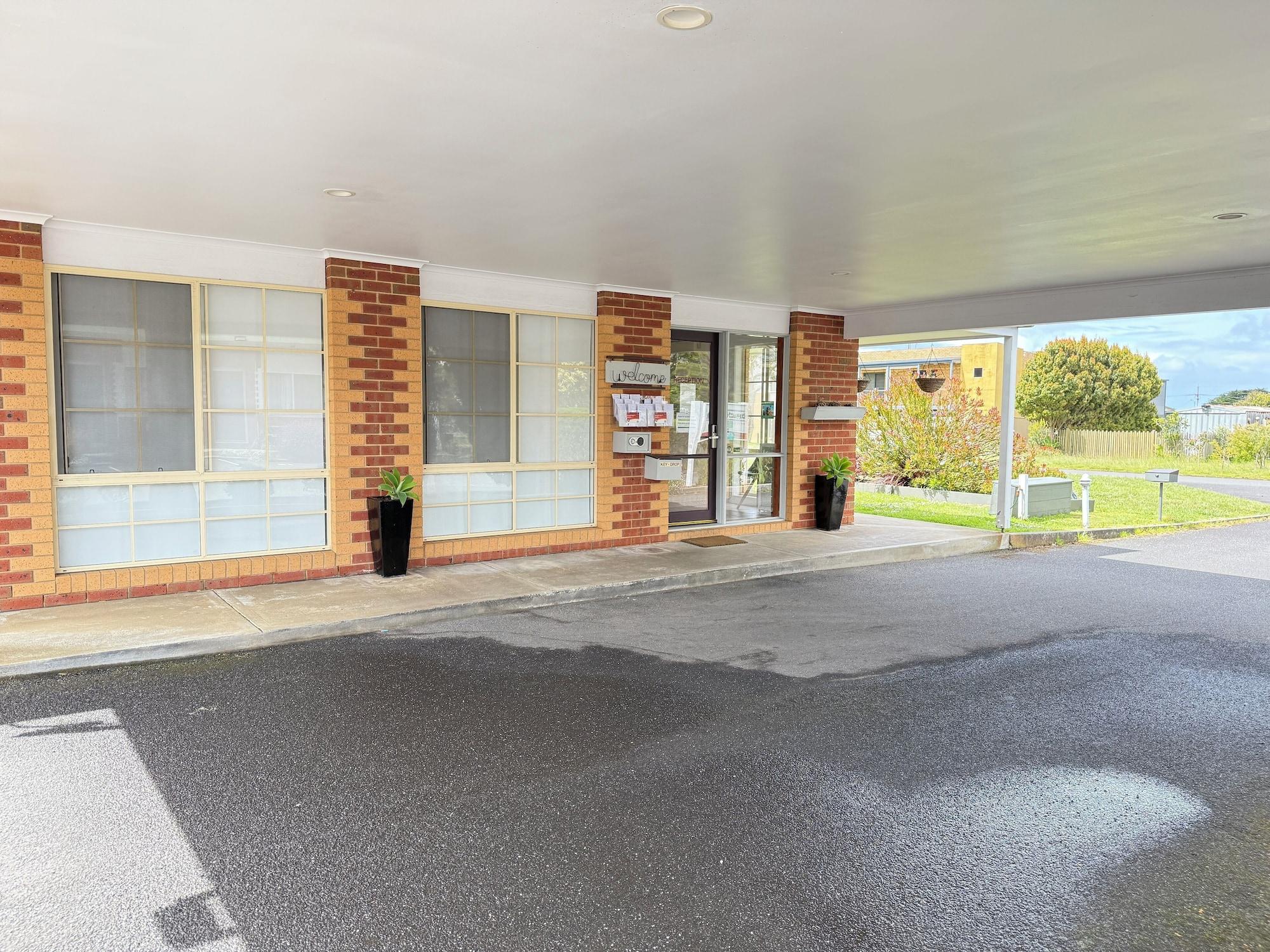 Vista Lobby Beachcomber Motel and Apartments Apollo Bay