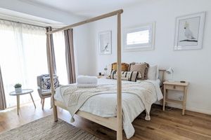 Alquiler Vacacional - Spacious 2 bedroomed garden apartment, private, parking, wi-fi