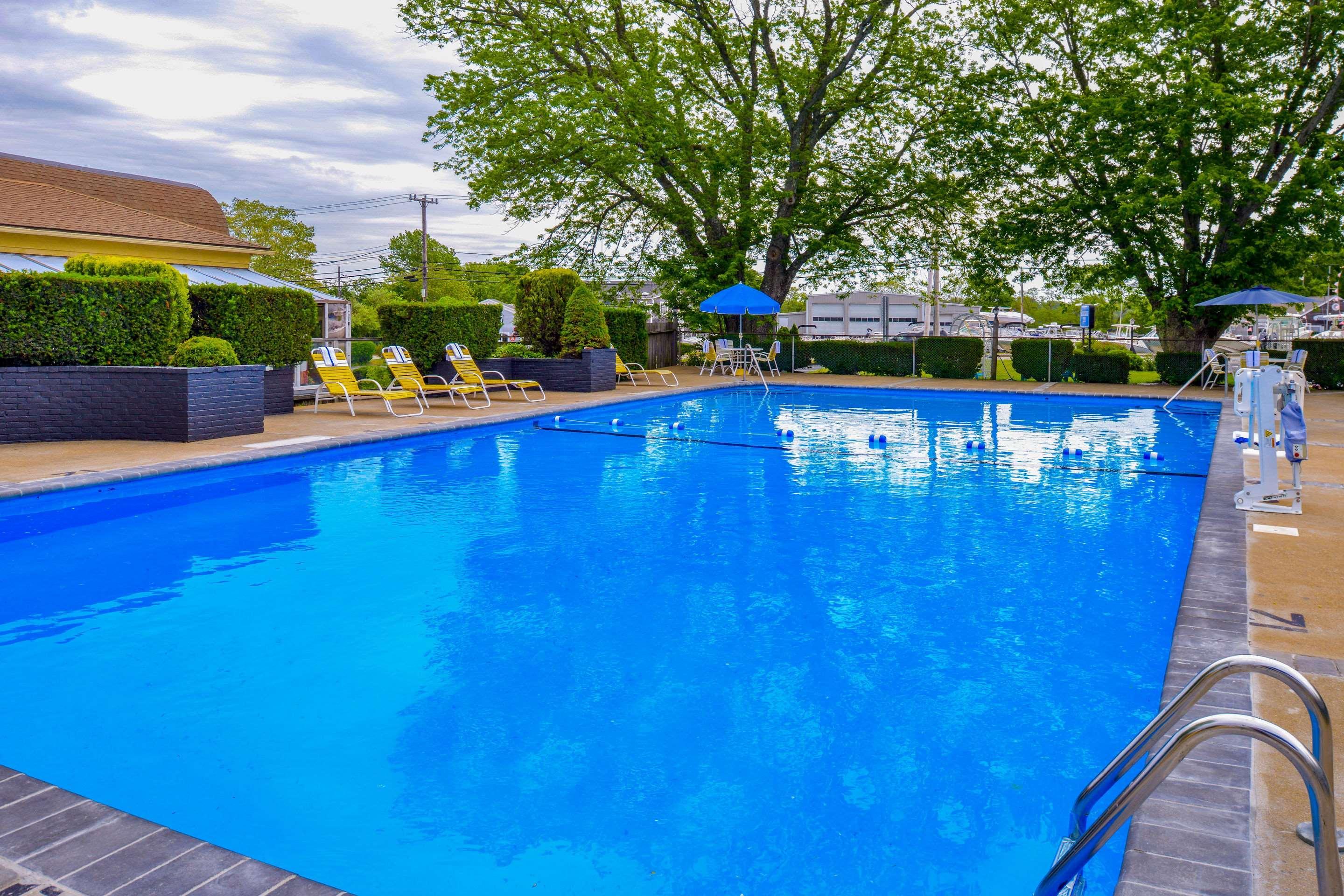 Vista Piscina Rodeway Inn Orleans - Cape Cod