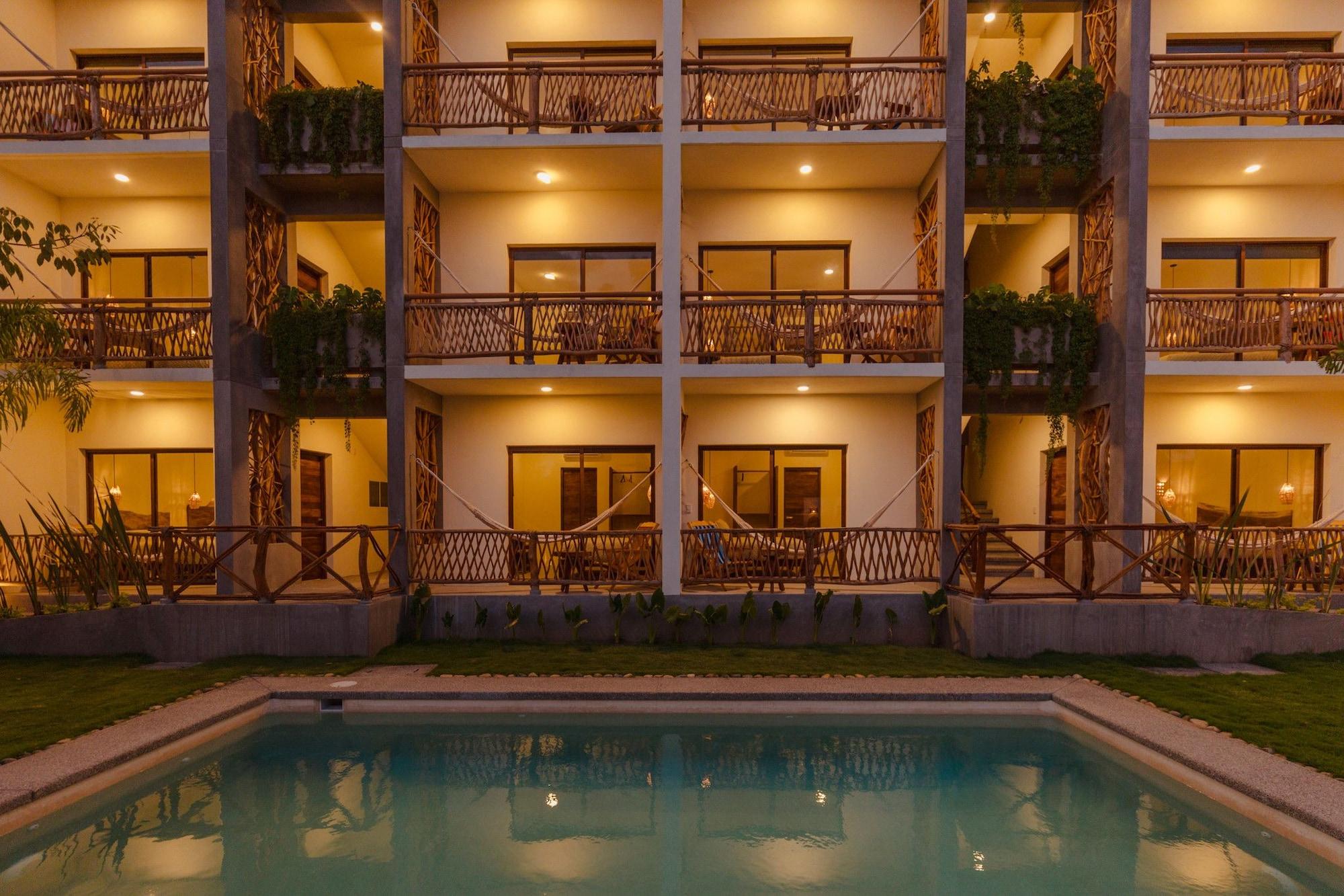 Vista Piscina Hotel Almendros Bonfil