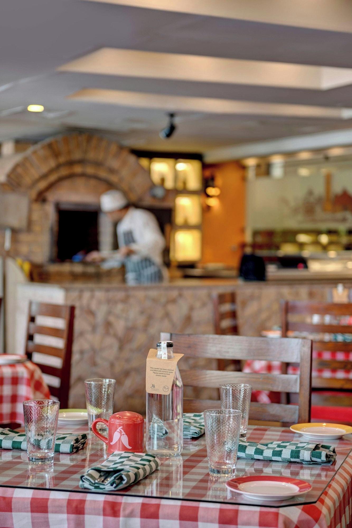 Restaurant Islamabad Marriott Hotel