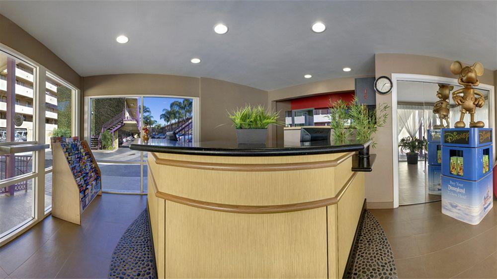 Vista do lobby Del Sol Inn - Anaheim Resort