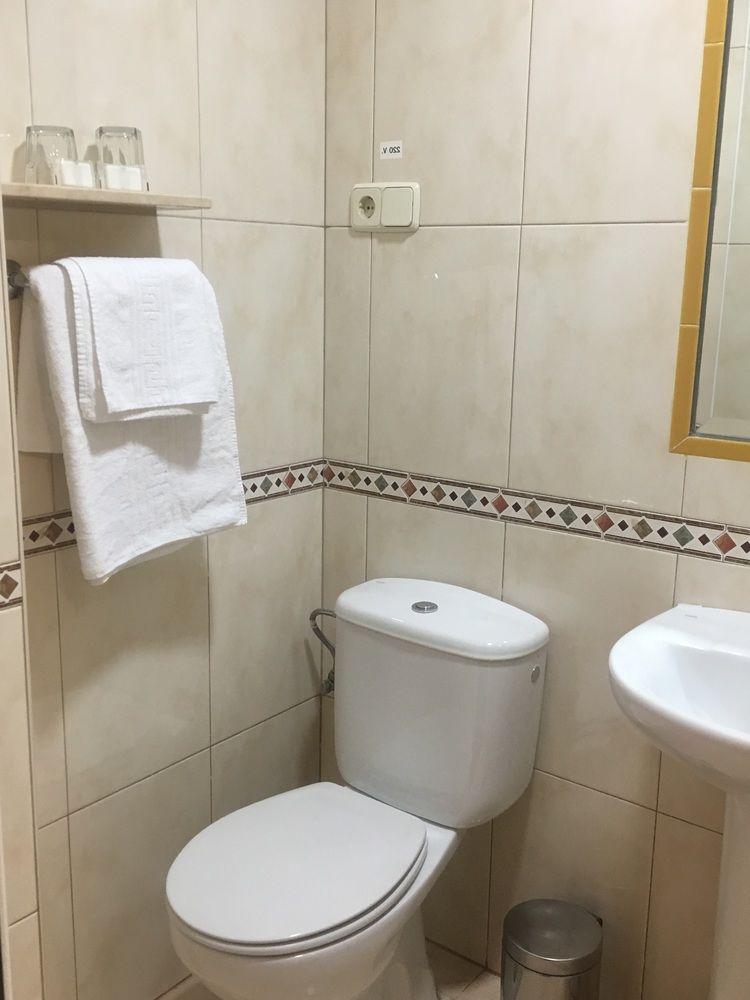 Equipamiento de Habitación Hostal Conchita Legazpi