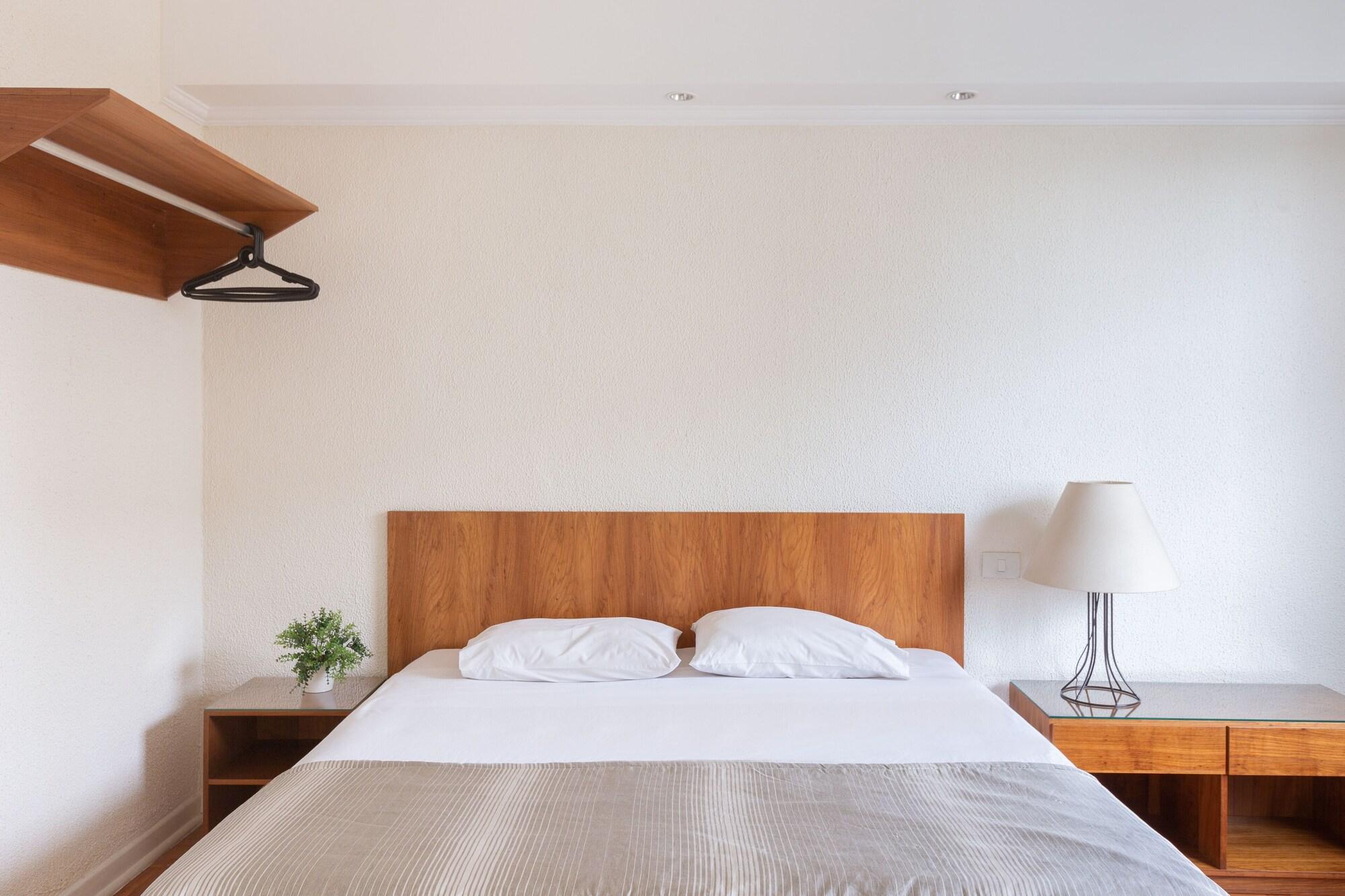 Set de Habitación Rojas All Suites Hotel