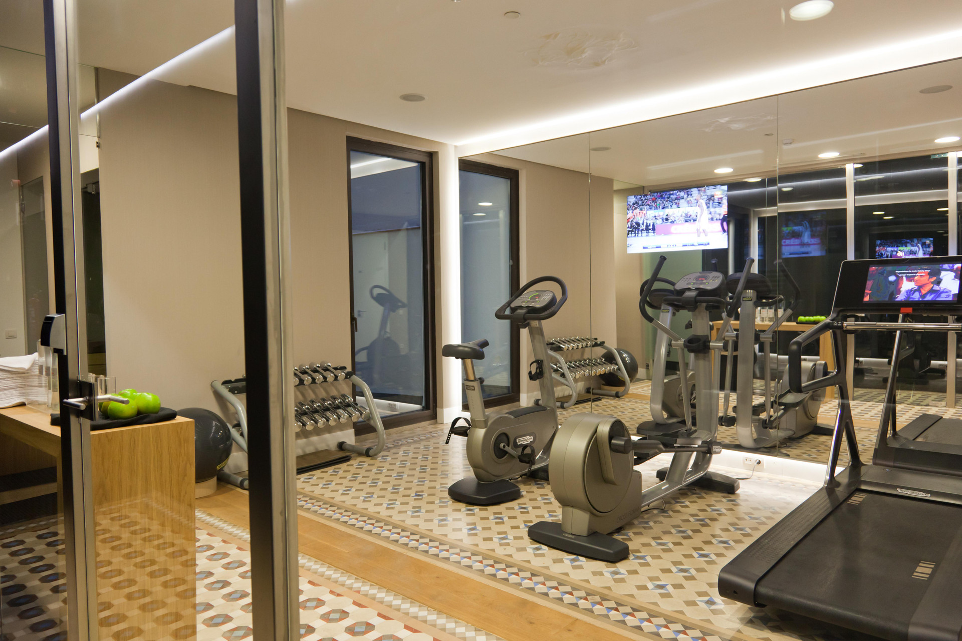 Gimnasio Alexandra Barcelona Hotel, Curio Collection by Hilton