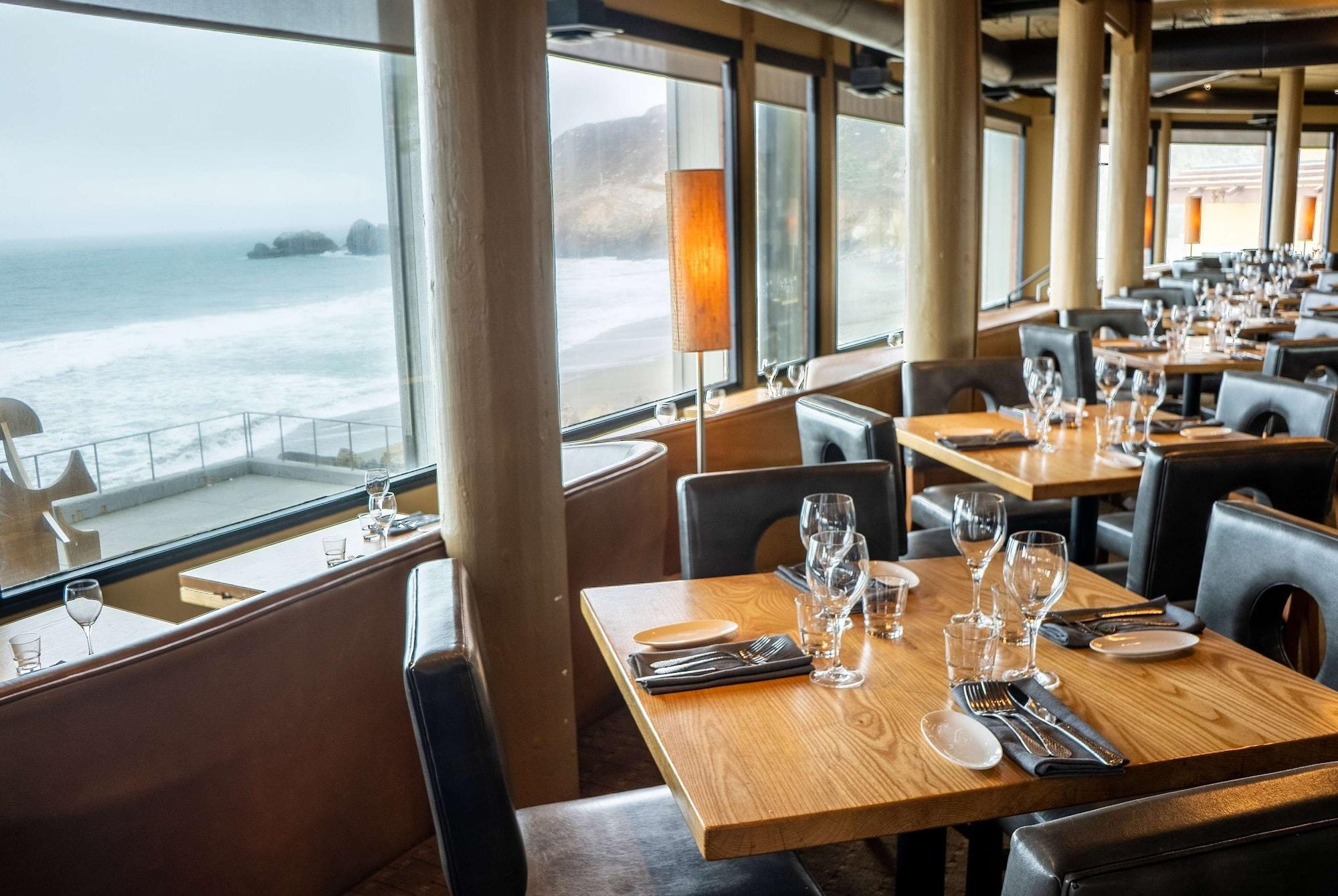 Restaurant Pacifica Lighthouse Hotel Trademark Collection by Wyndham