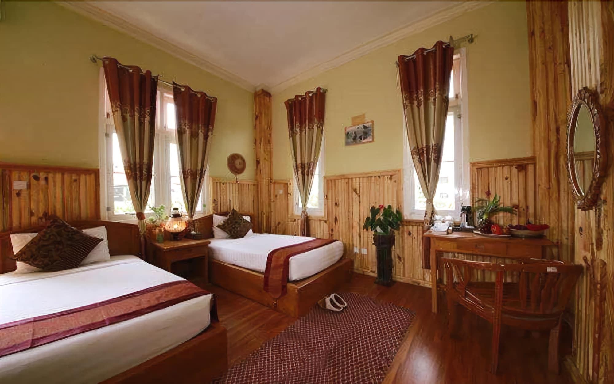 Varios Seint Hotel