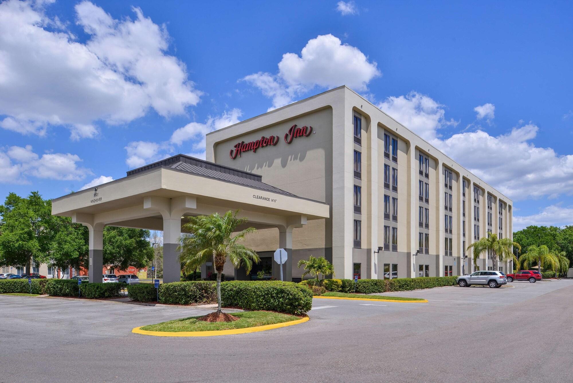 Vista Exterior Hampton Inn closest to Universal Orlando