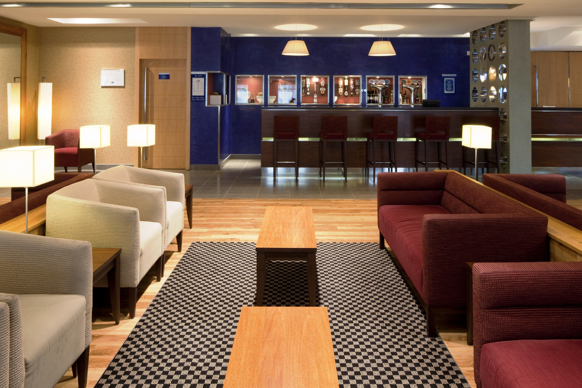 Bar/Salón Holiday Inn Express Southampton M27 Jct7 by IHG