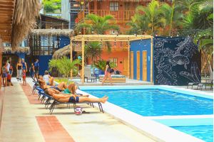 Alojamiento - Slumber Party Montañita