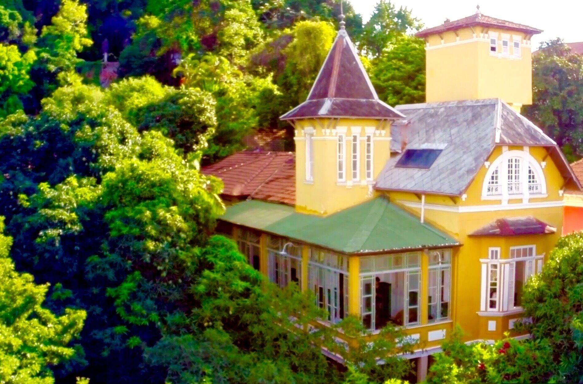 Vista Exterior Casa Amarelo par Robert le Héros