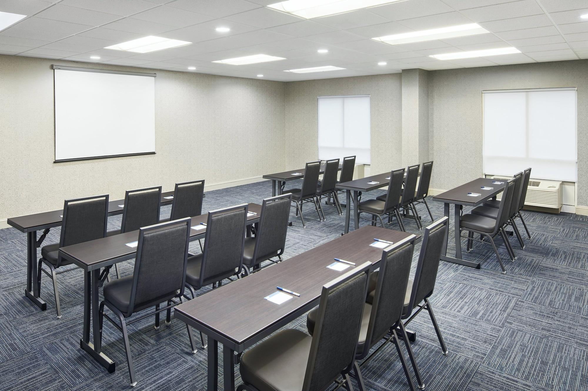 Sala de Reuniones Holiday Inn Express I-26 & Us 29 At Westgate Mall by IHG