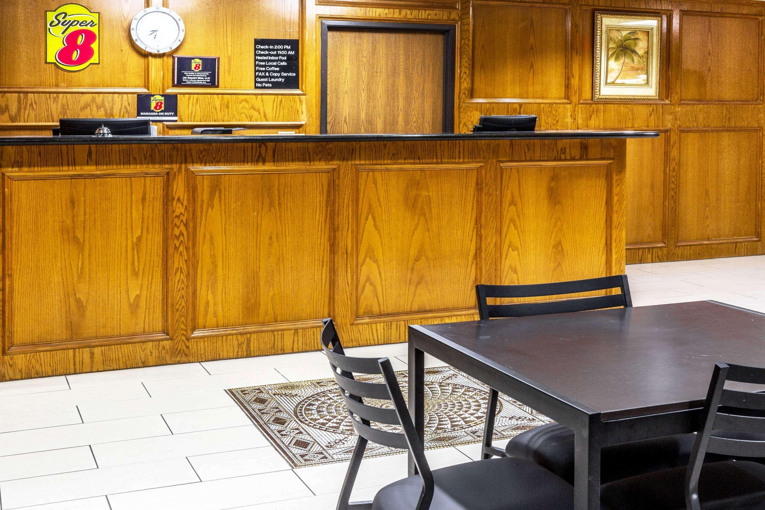 Vista Lobby Super 8 by Wyndham League City