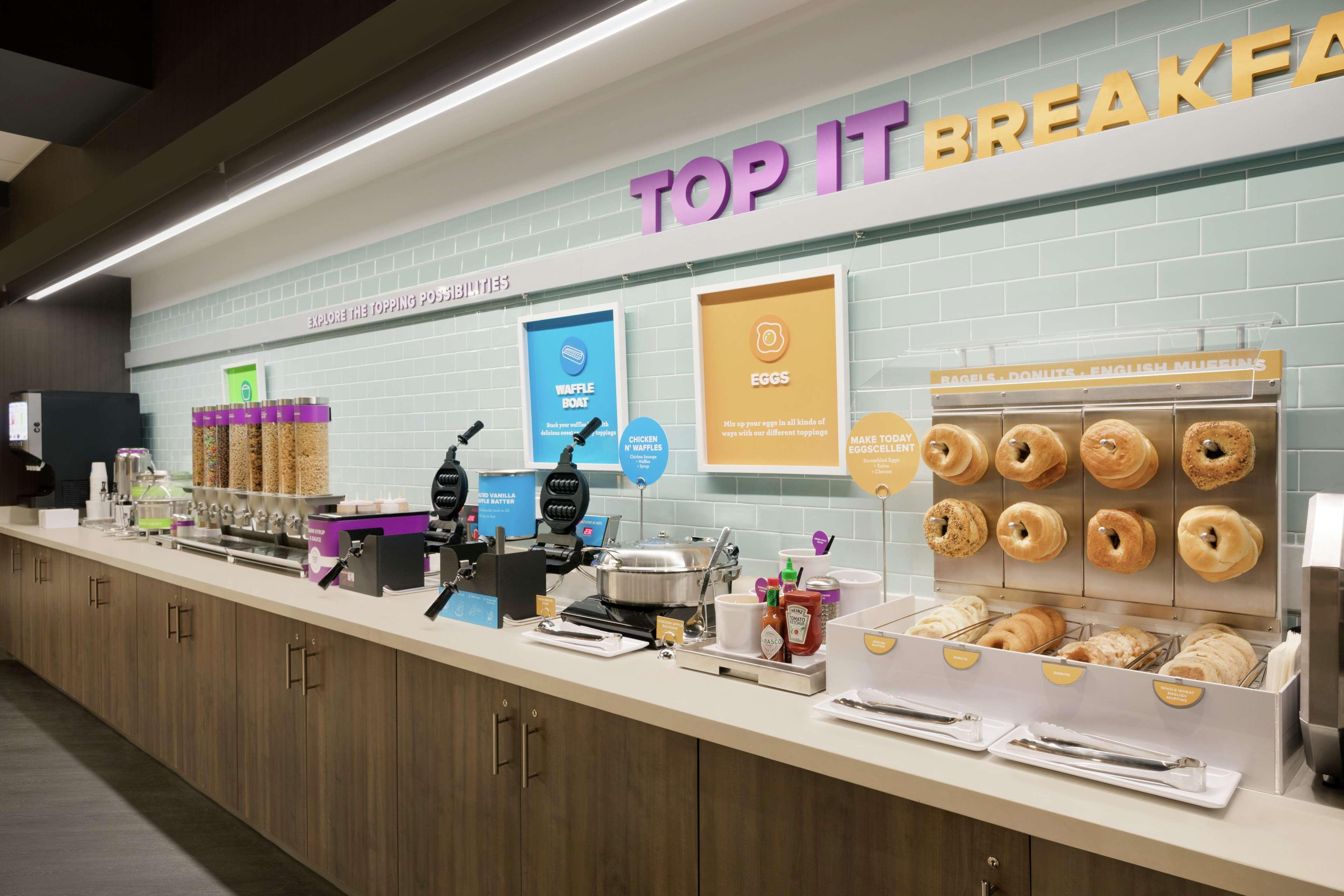 Restaurant Tru By Hilton Albany Crossgates Mall