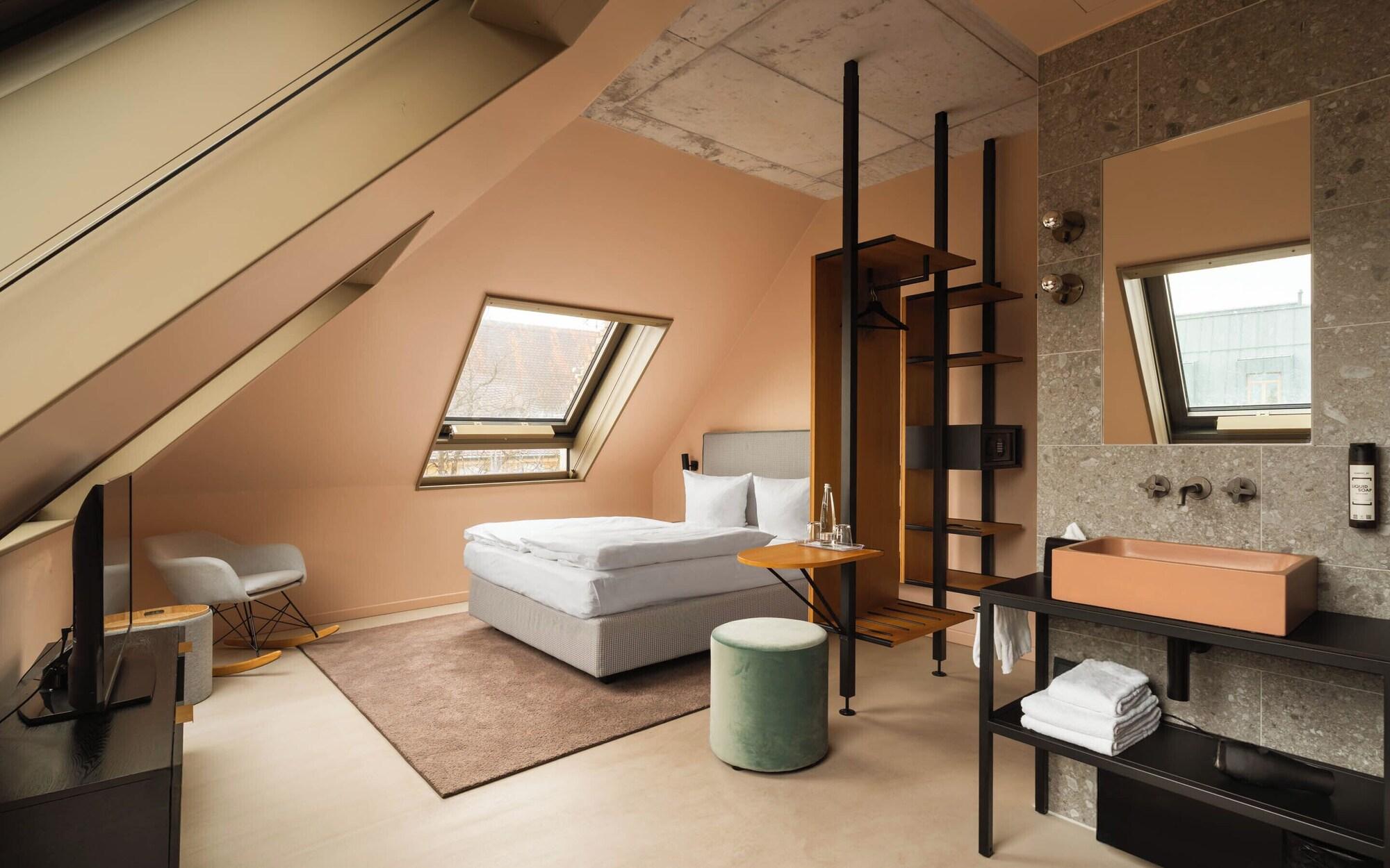 Varios Hotel Miano by Limehome