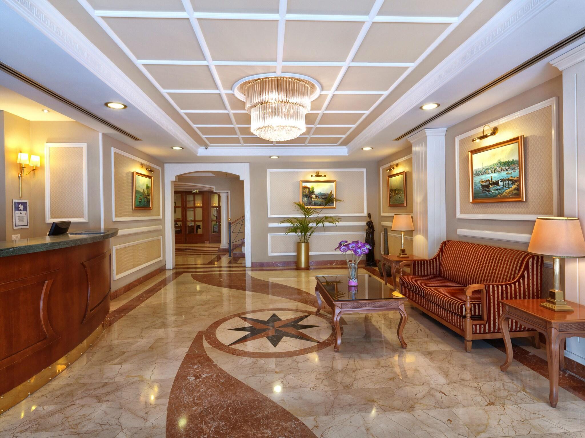 Vista Exterior Taksim Metropark Hotel
