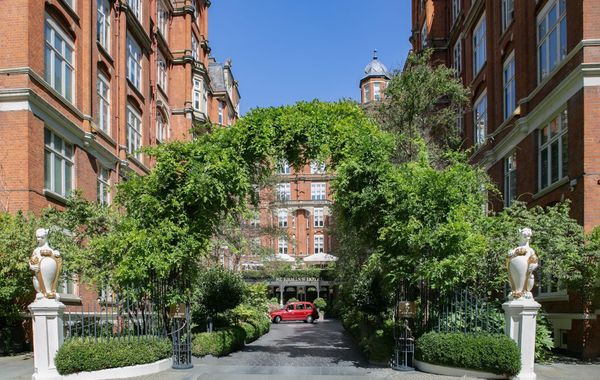 St. Ermins Hotel, Autograph Collection