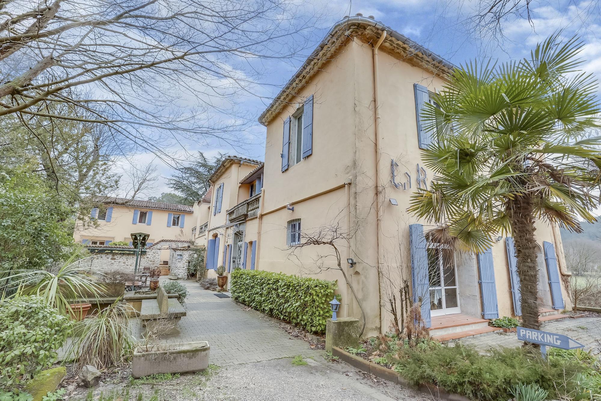 Varios Logis Hôtel Le Domaine de la Régalière