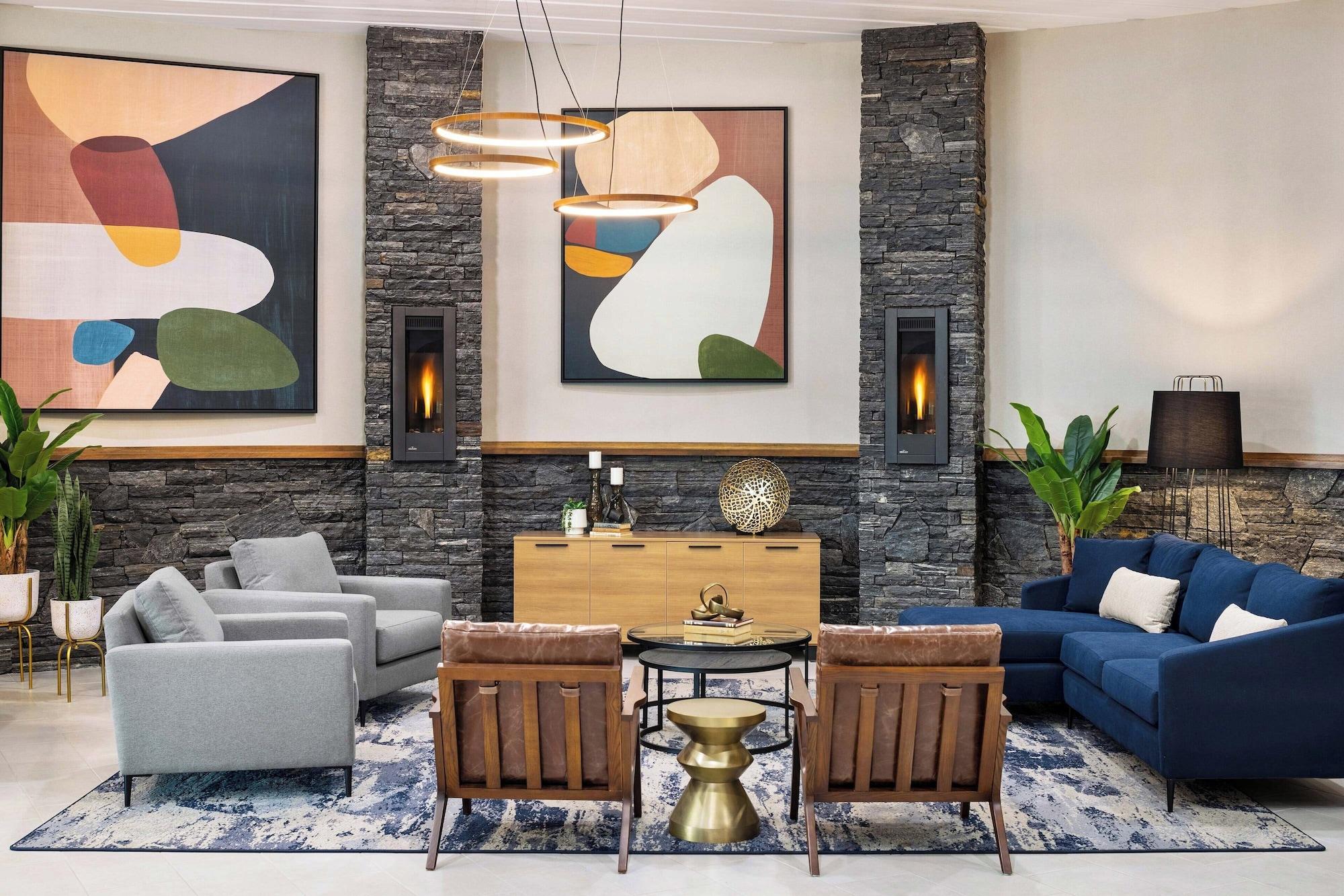 Vista Lobby Delta Hotels by Marriott Grande Prairie Airport