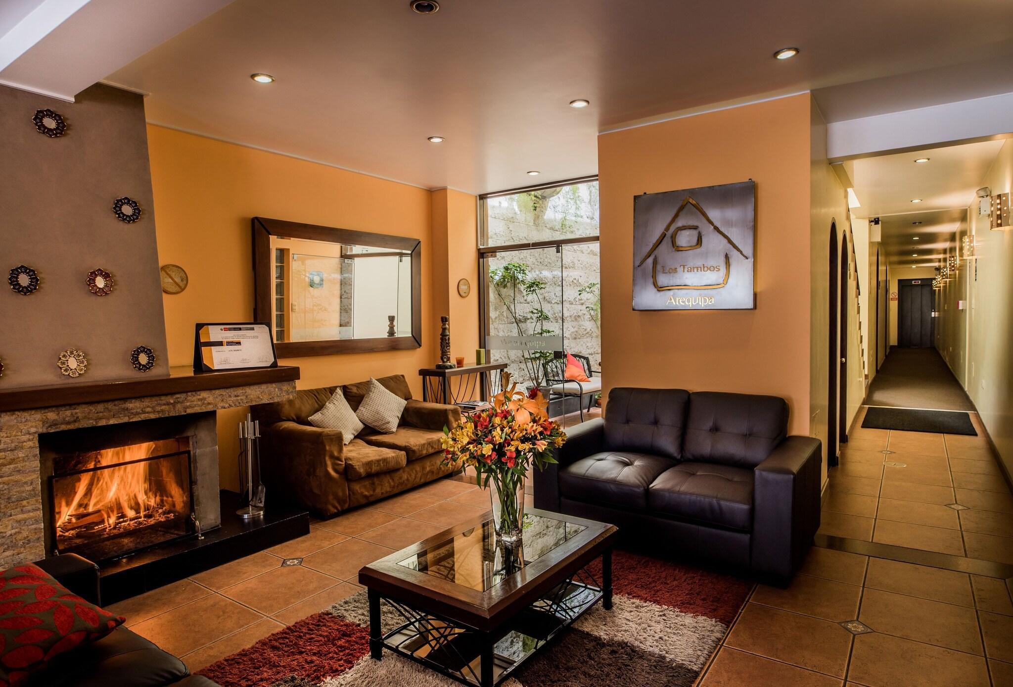 Vista Lobby Los Tambos - Boutique