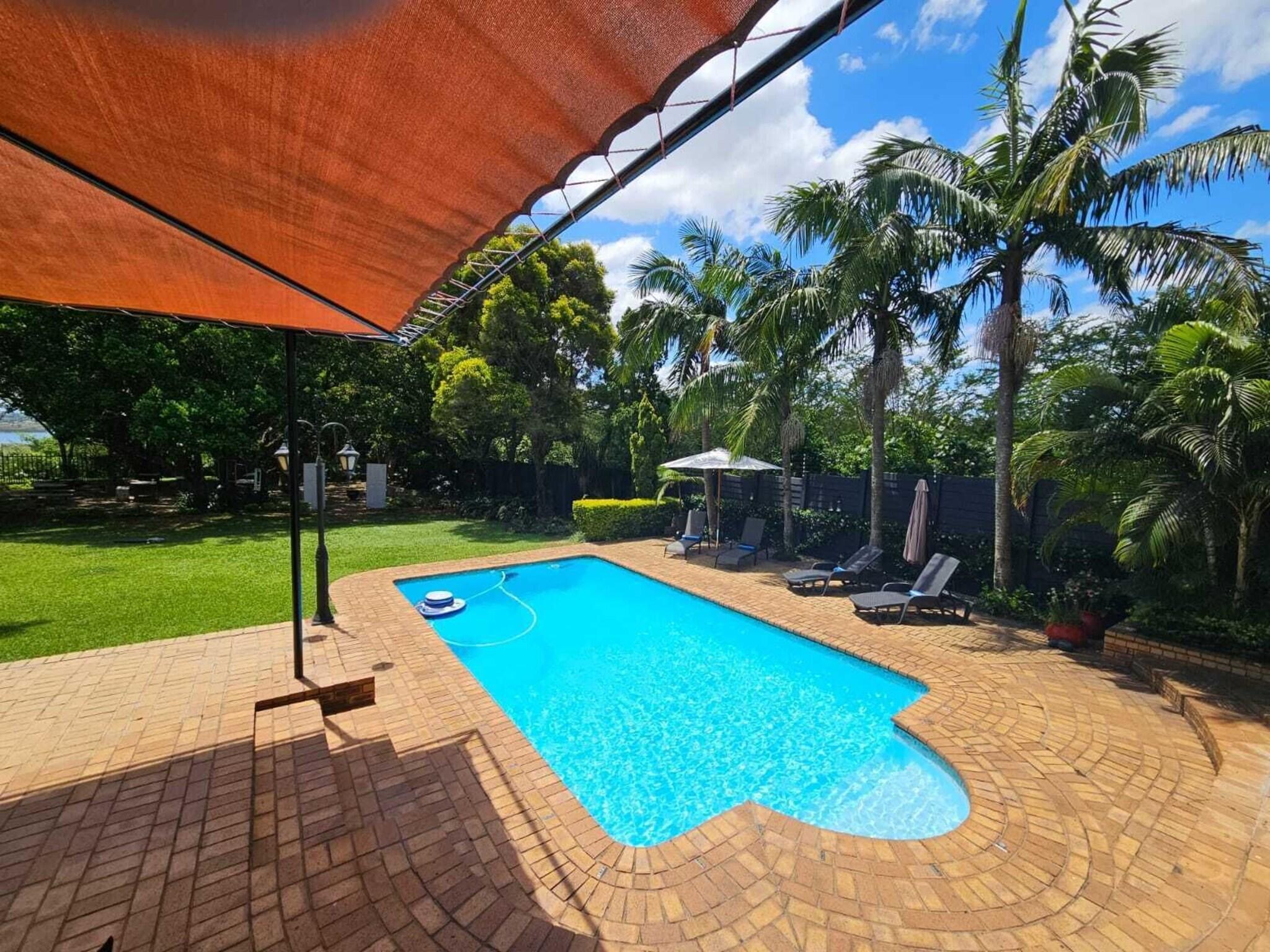 Vista Piscina Hillton Manor Guest House