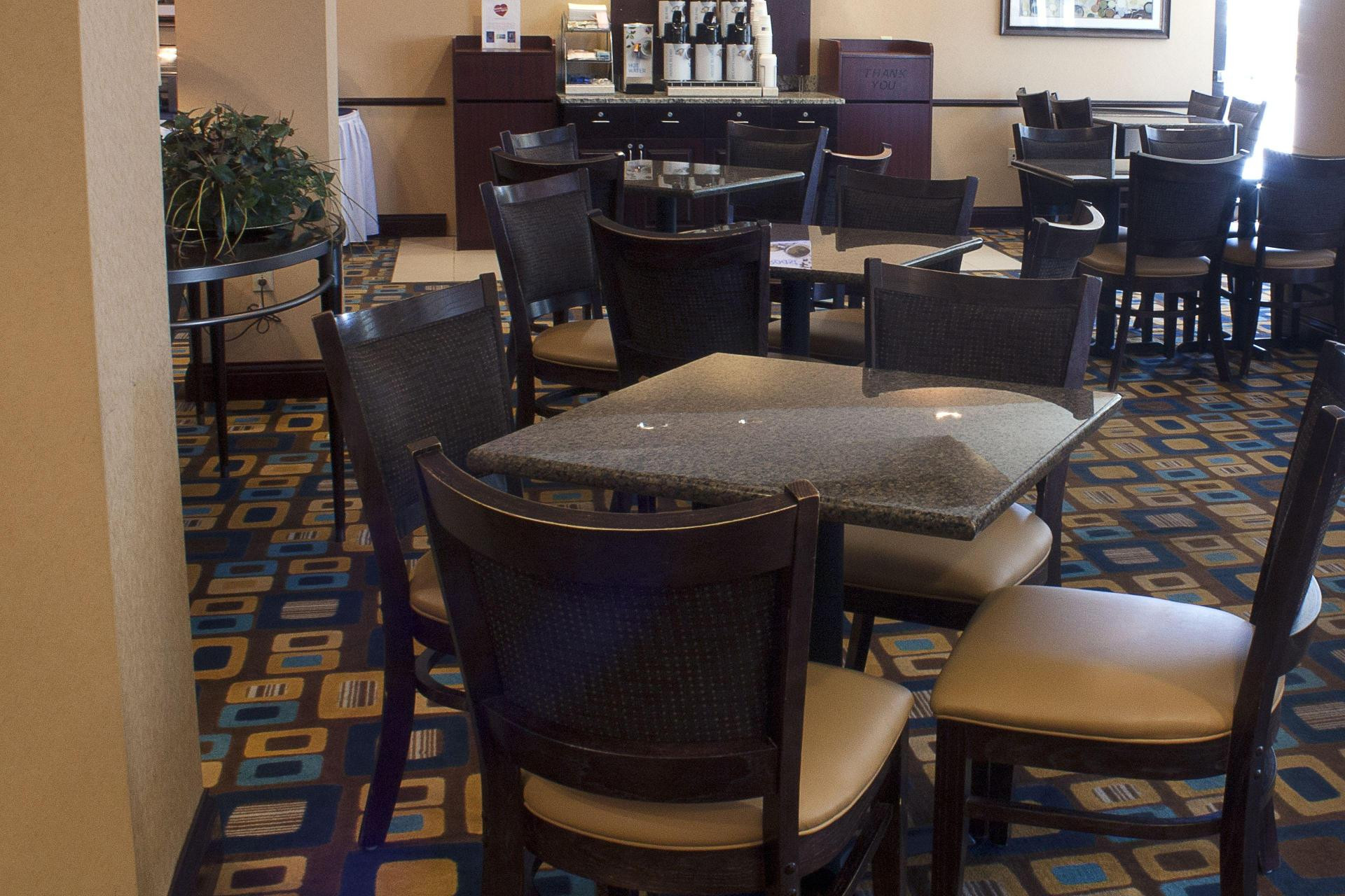 Restaurant Holiday Inn Express & Suites Youngstown West - Austintown by IHG