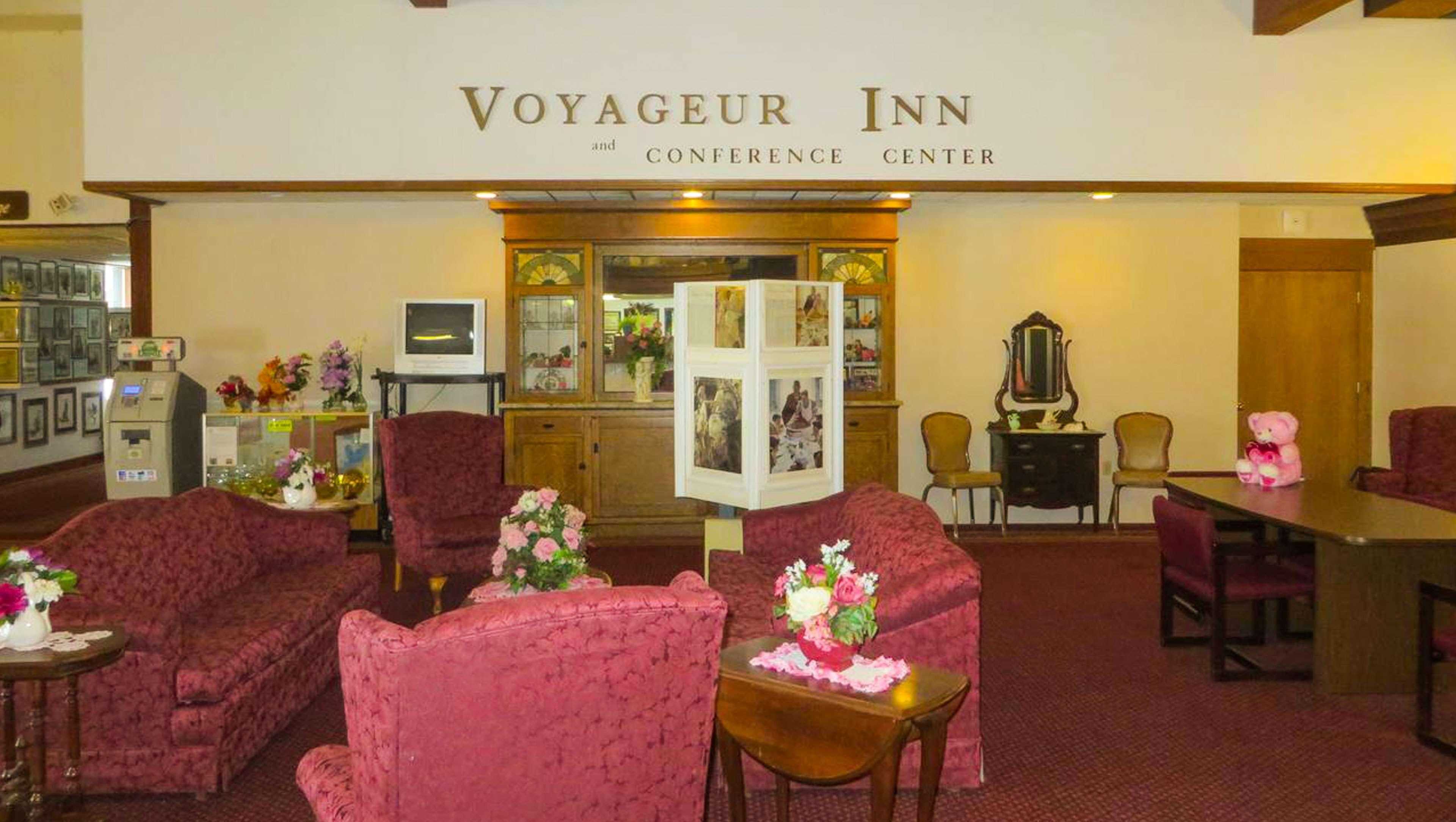 Vista Lobby Voyageur Inn And Conference Center