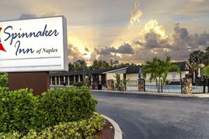 Alojamiento - Spinnaker Inn of Naples