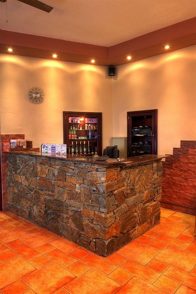Vista Lobby Arte
