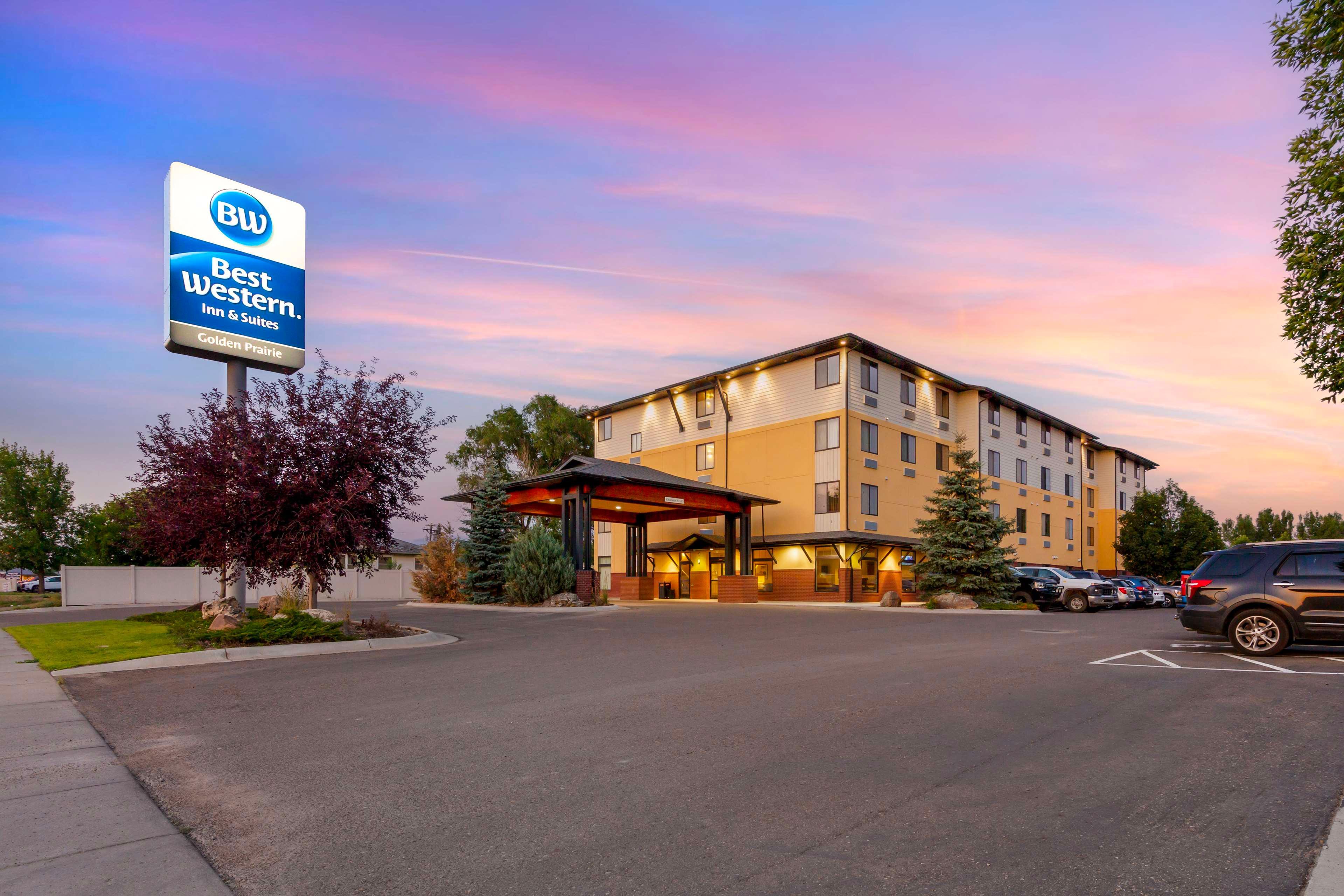 Vista Exterior Best Western Golden Prairie Inn & Suites