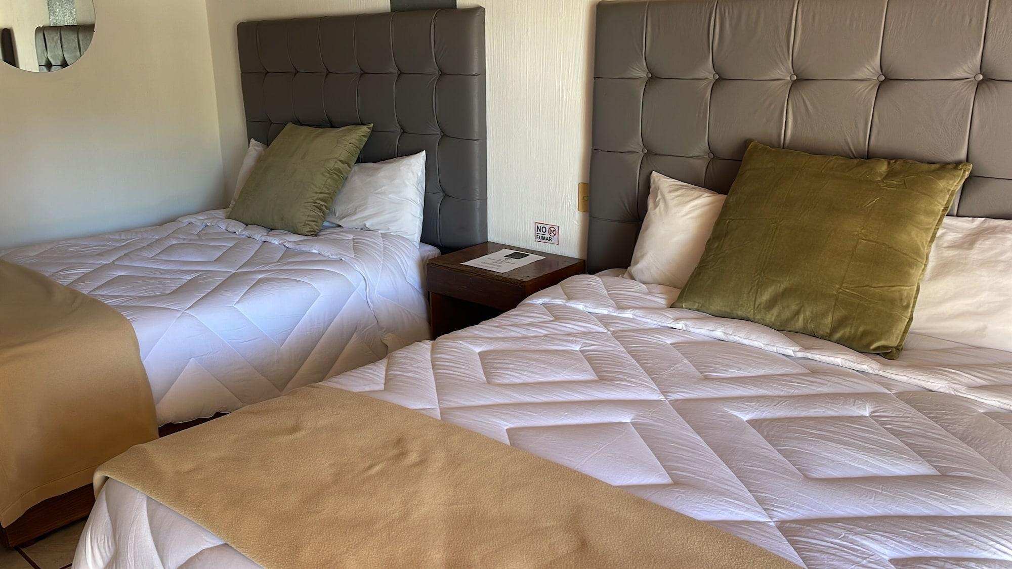 Varios HOTEL CUATRO CAMINOS