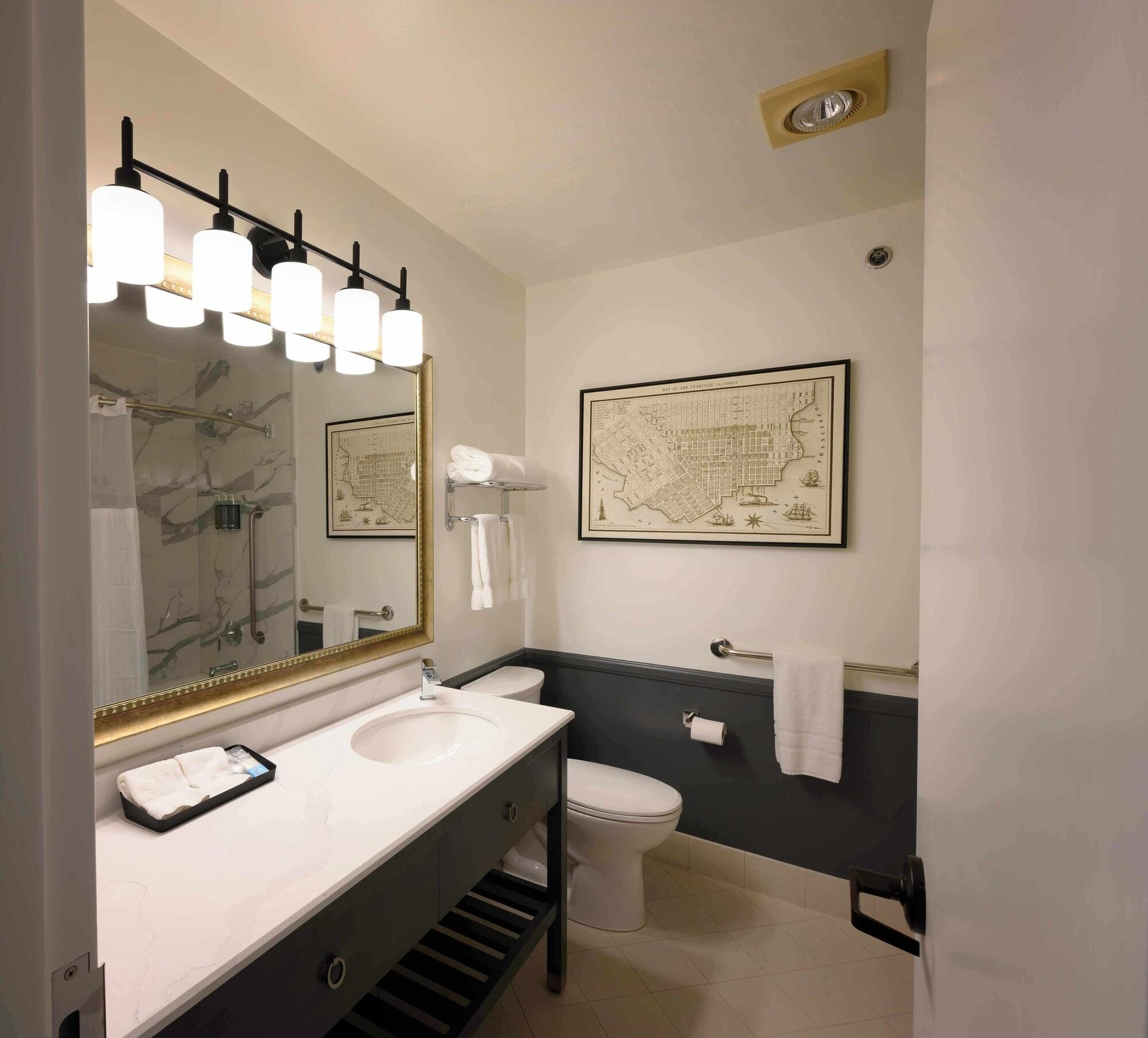 Equipamiento de Habitación Cow Hollow Inn & Suites
