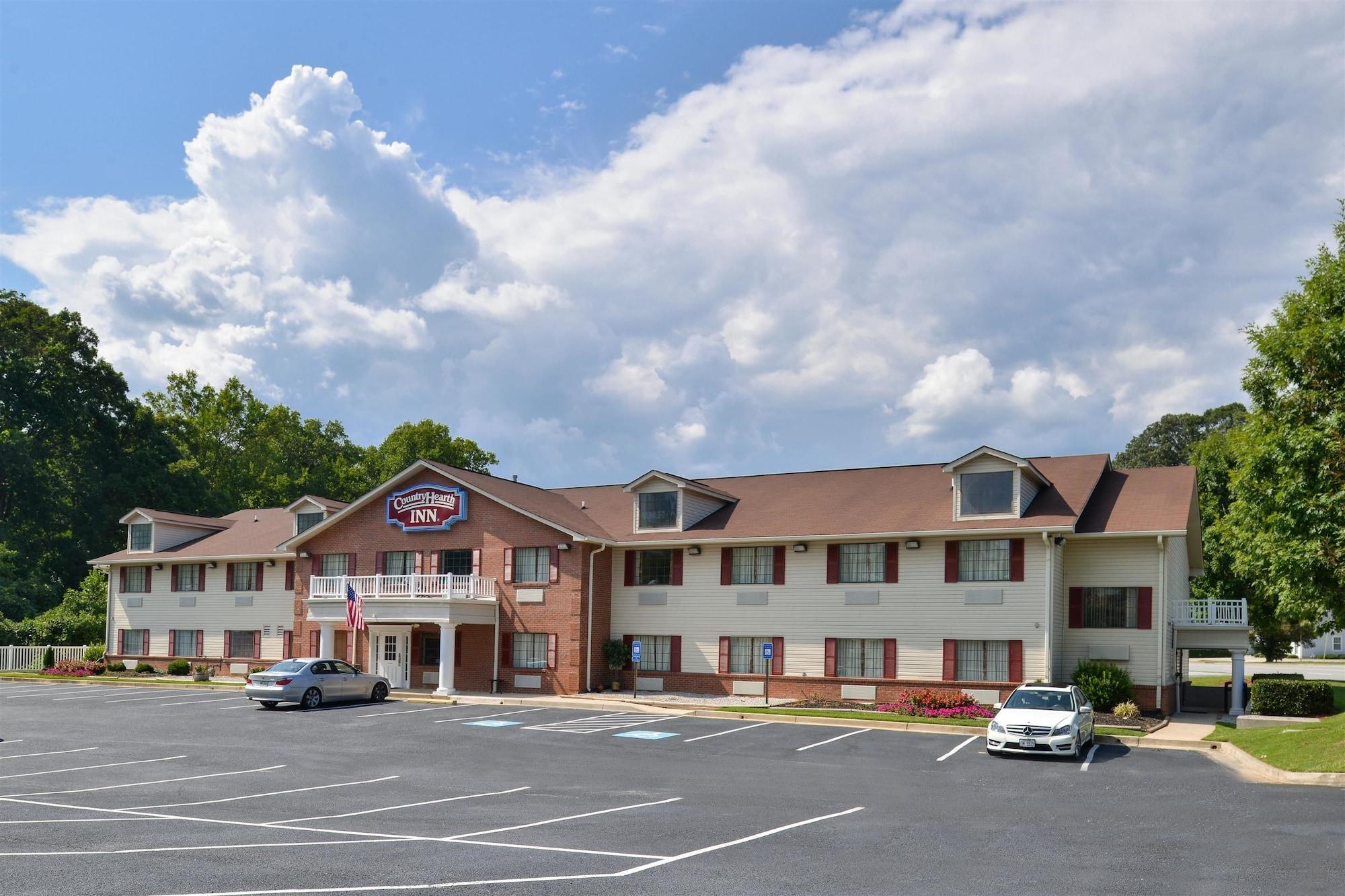 Vista Exterior Country Hearth Inn & Suites Toccoa