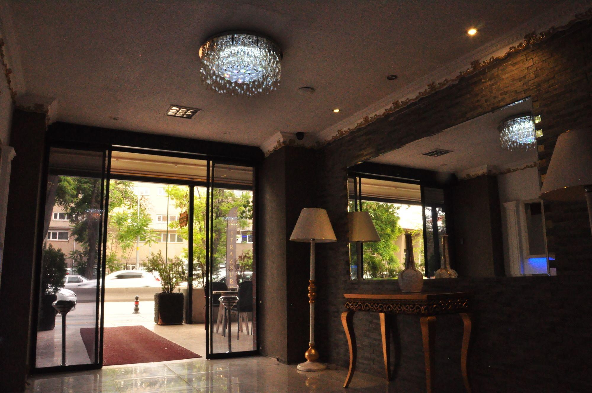 Vista Lobby Strazburg Hotel