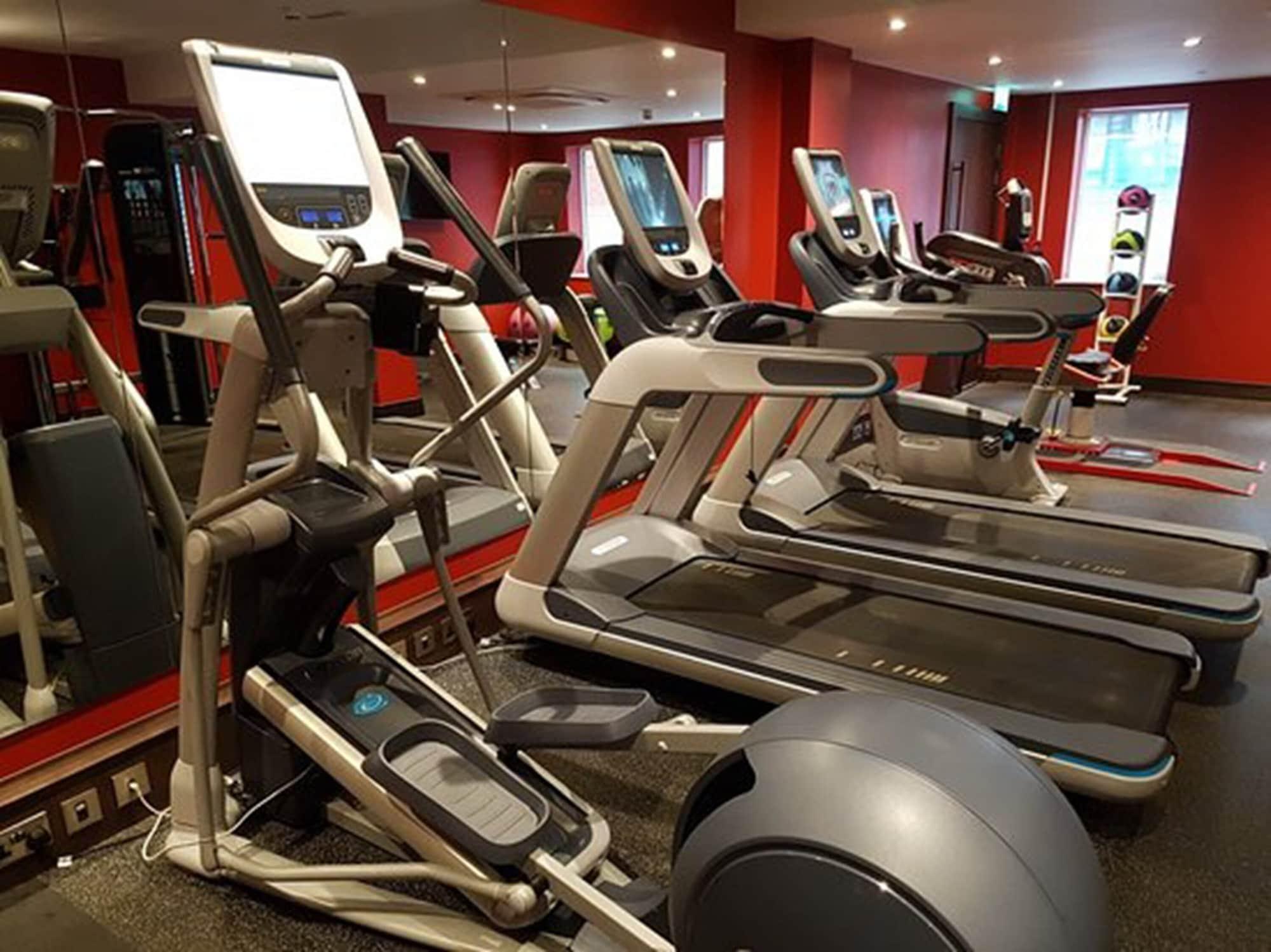 Gimnasio Doubletree by Hilton Hotel Woking