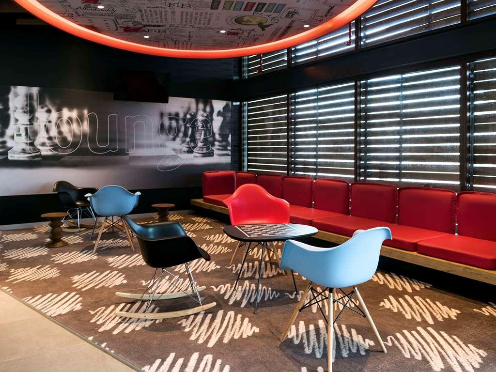 Vista Lobby ibis Irapuato