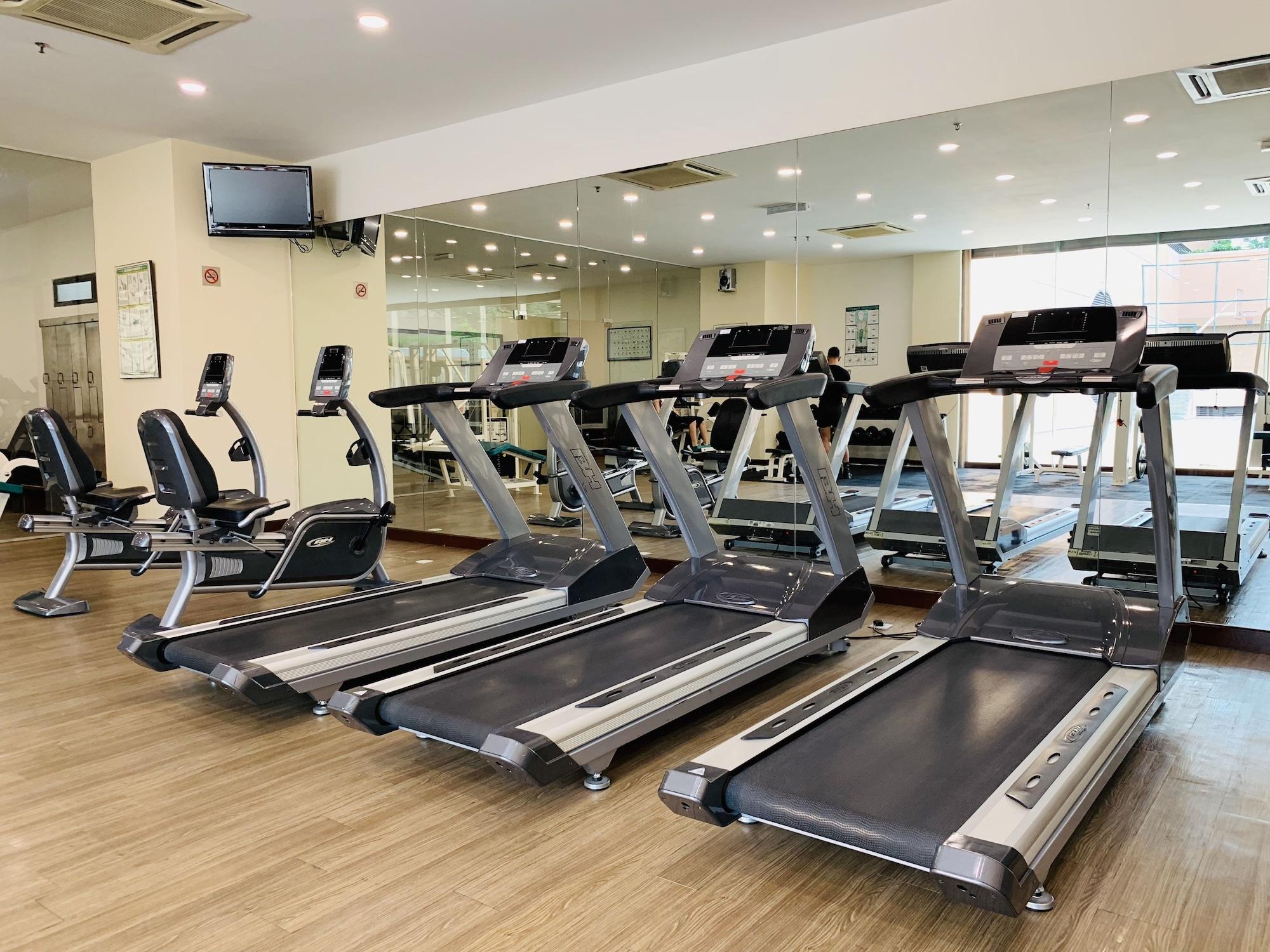 Gimnasio Times Square Service Suites