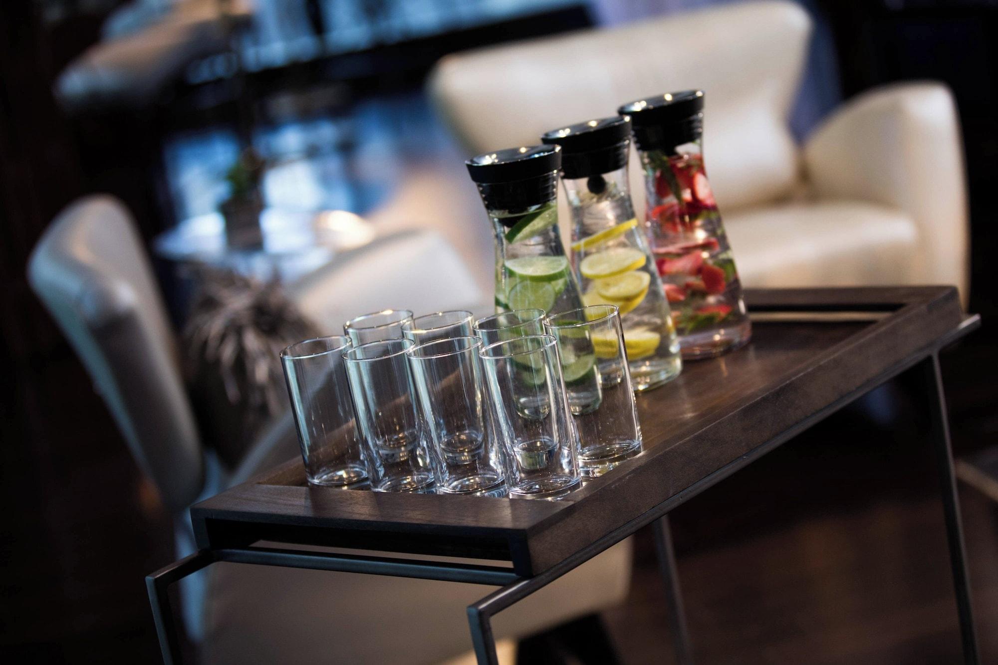 Sala de Reuniones Renaissance New York Times Square Hotel by Marriott