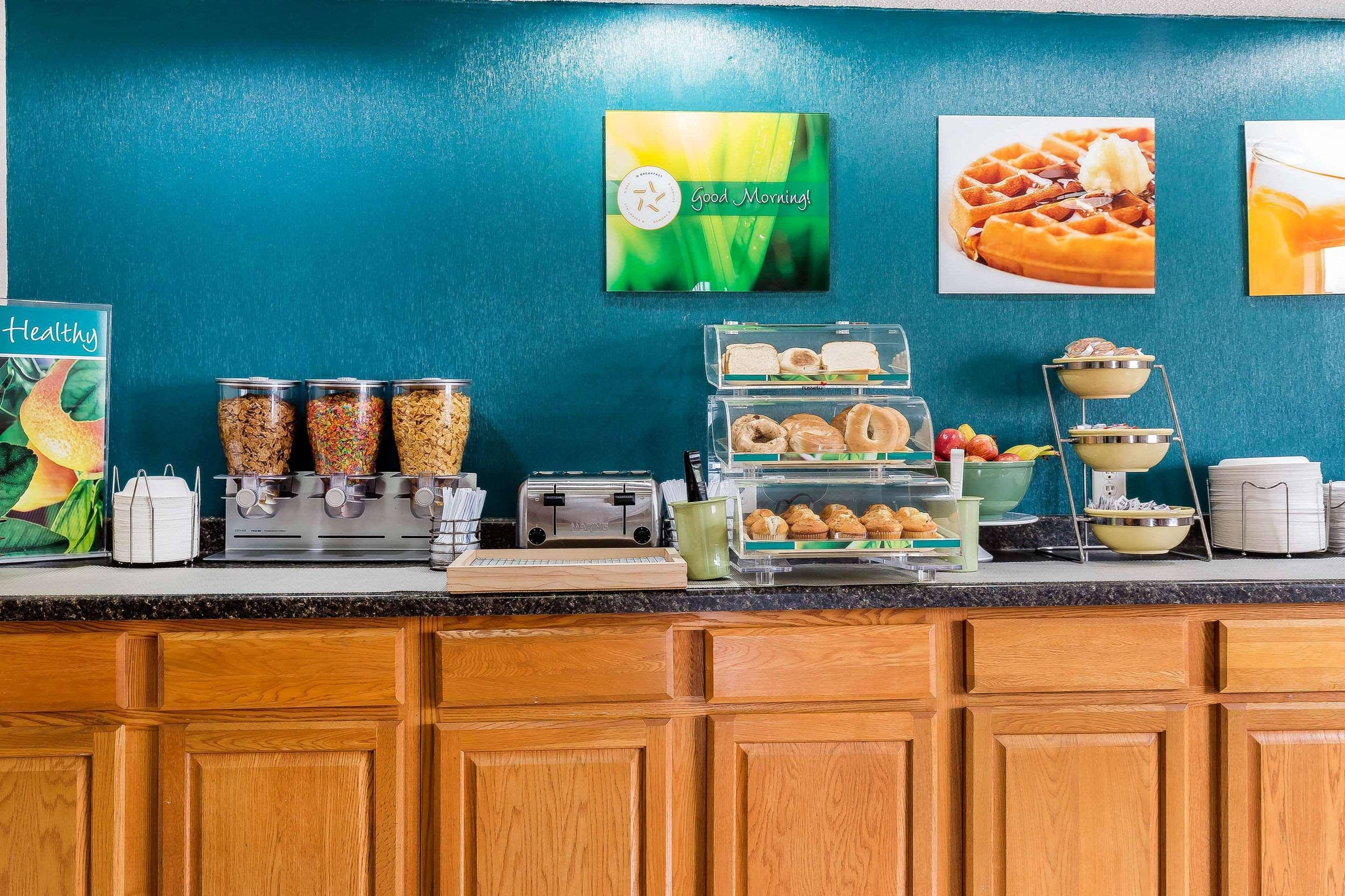 Restaurant Quality Inn & Suites Bloomington University Area