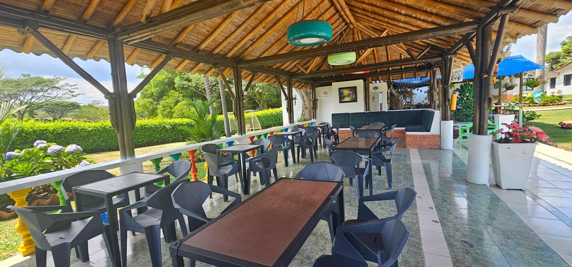 Vista Lobby Cabañas Cafeteras Cerritos