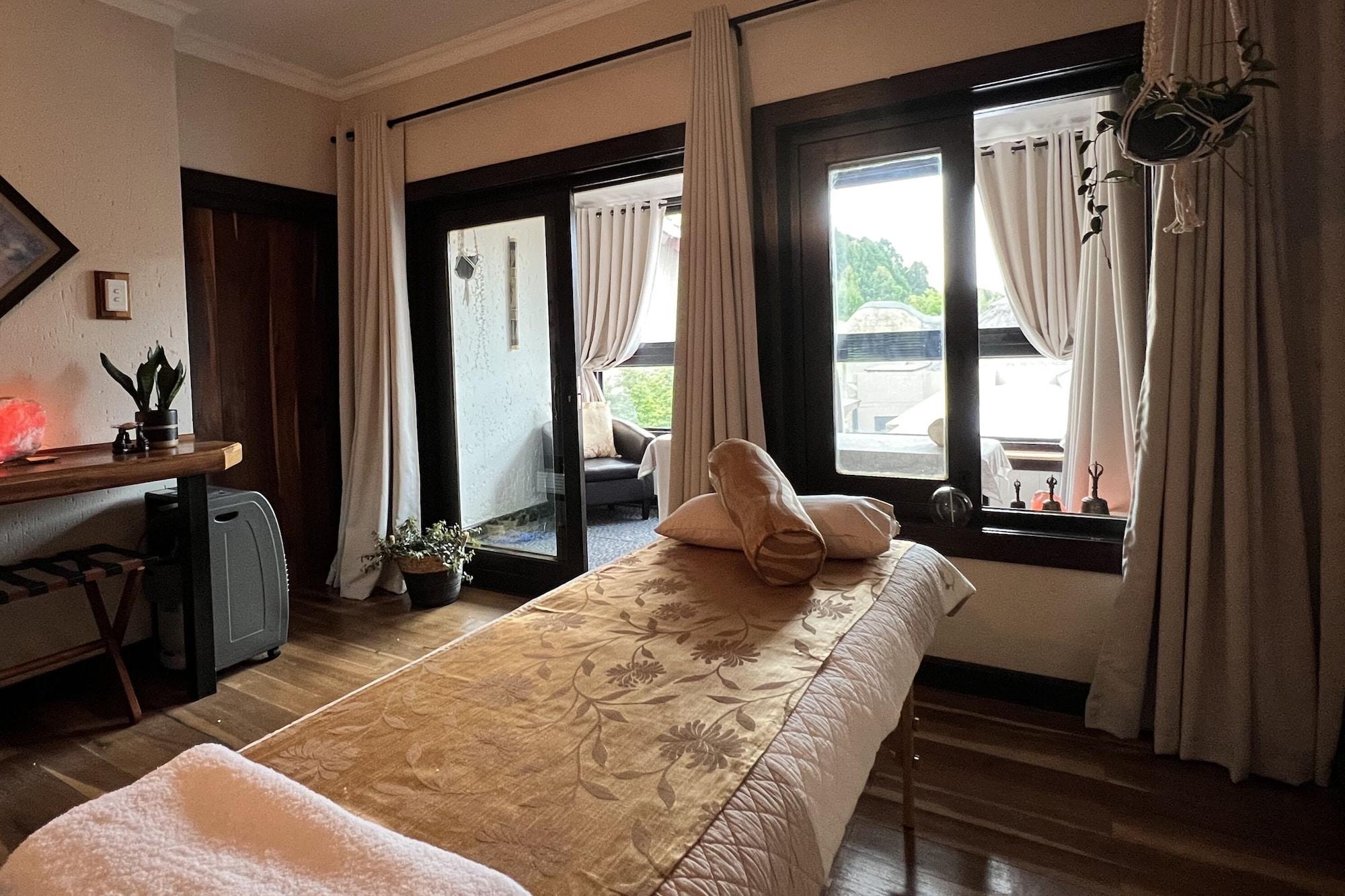 Spa Malachite Manor