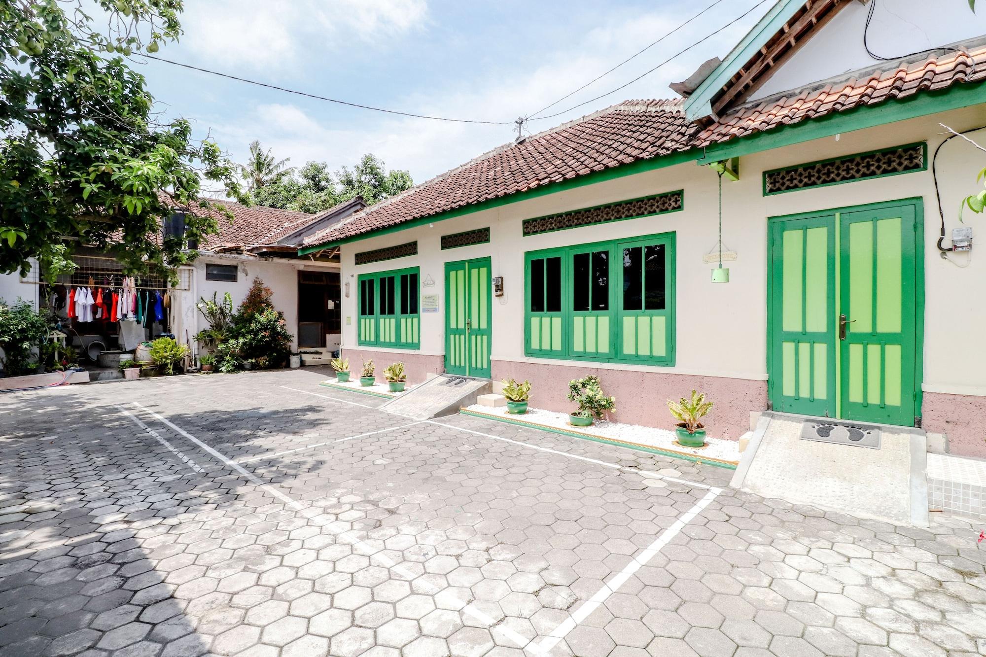 Vista Exterior Bahagia Sederhana Home Stay - Hostel
