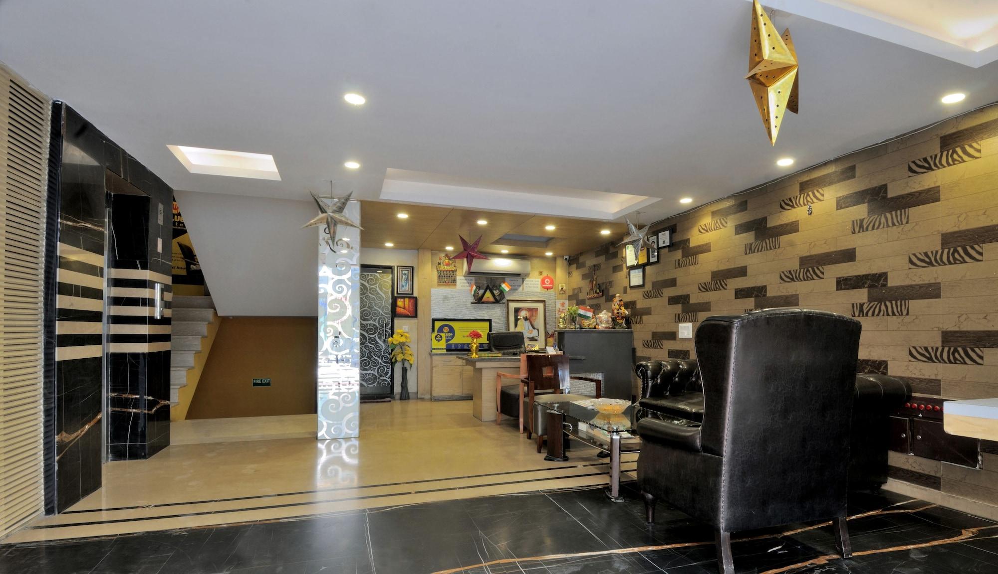 Vista Lobby Hotel Cabana 5 Mins Walking Distance From NDLS Station