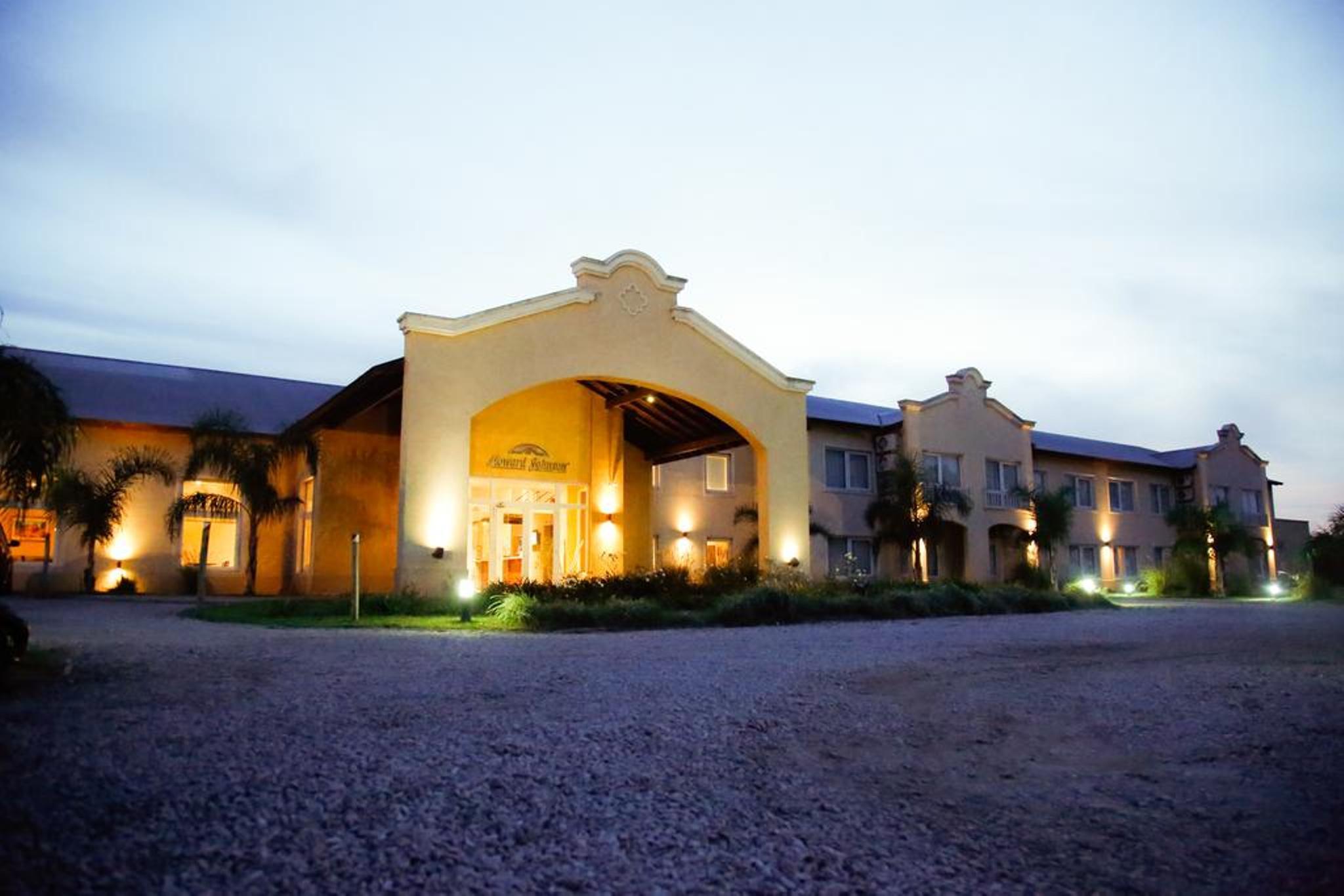 Vista Exterior Howard Johnson Trenque Lauquen