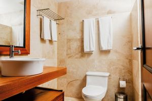 Arriendo temporal - Charming Apartment in Puerto Bahía The Bannister with Balcony and Sea View.