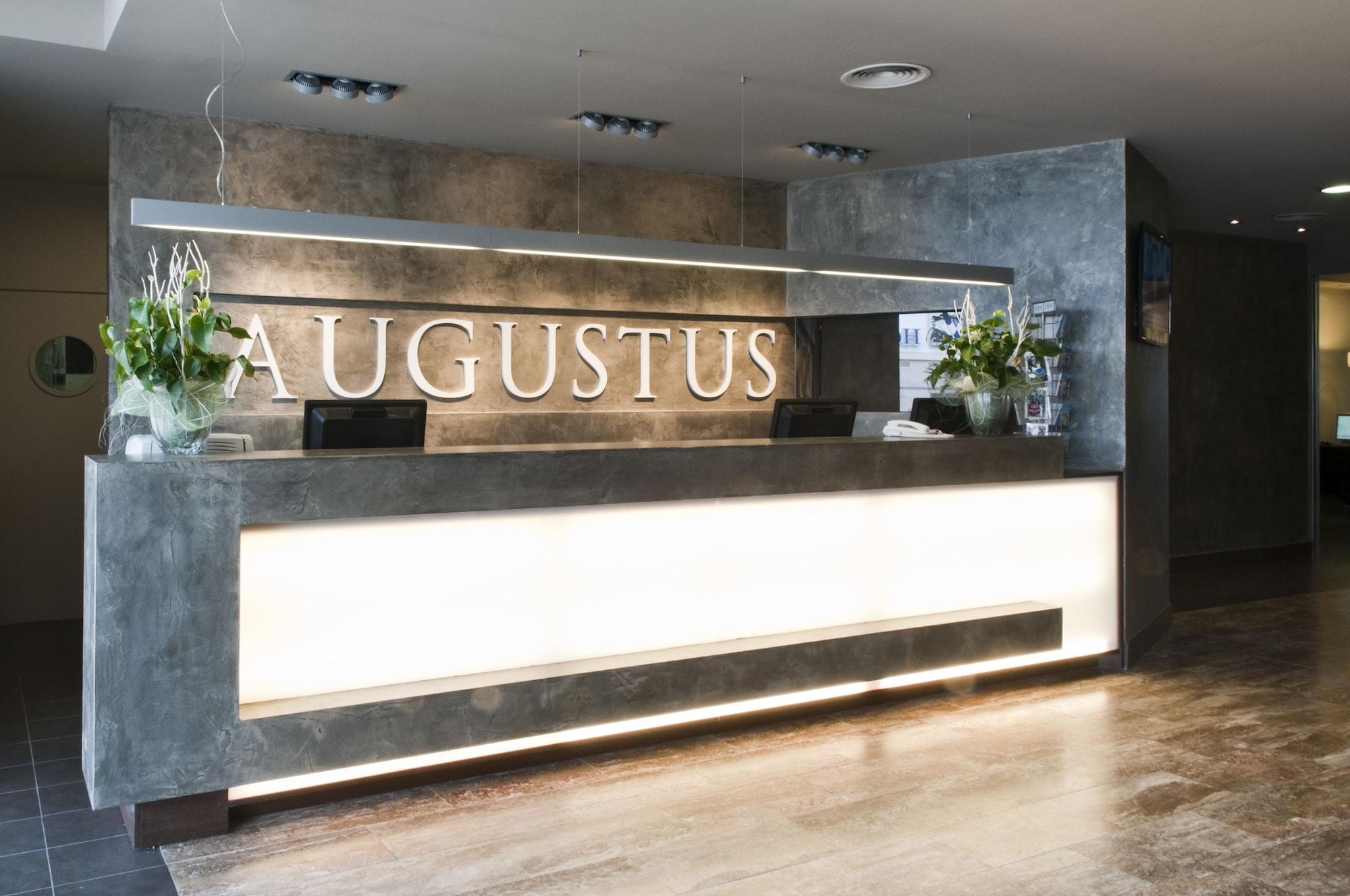 Vista Lobby Hotel Augustus