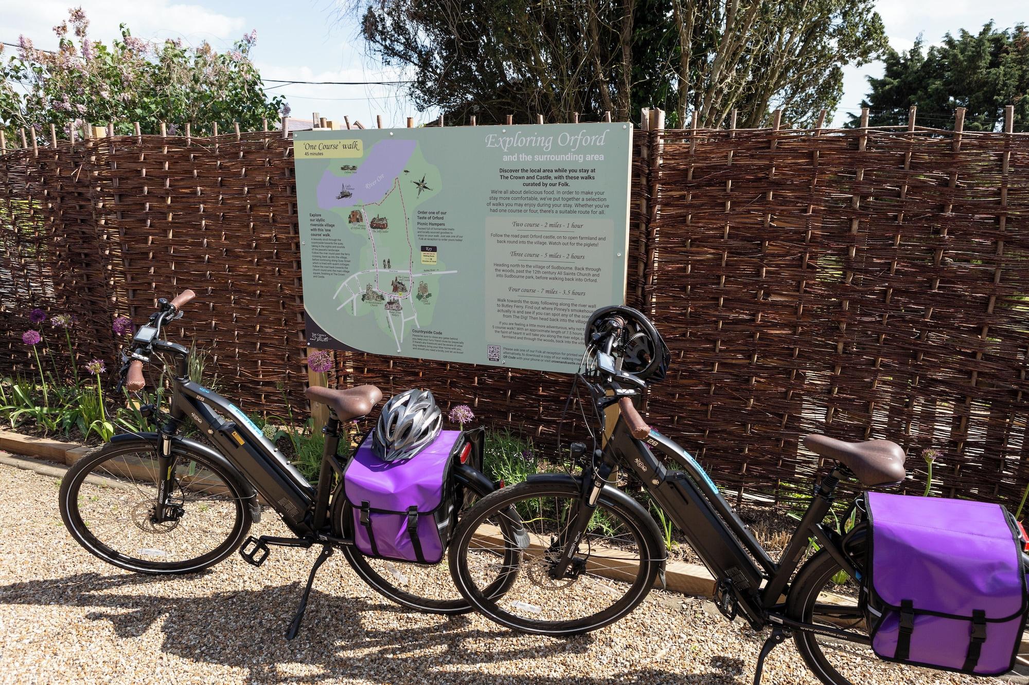 Varios Crown and Castle