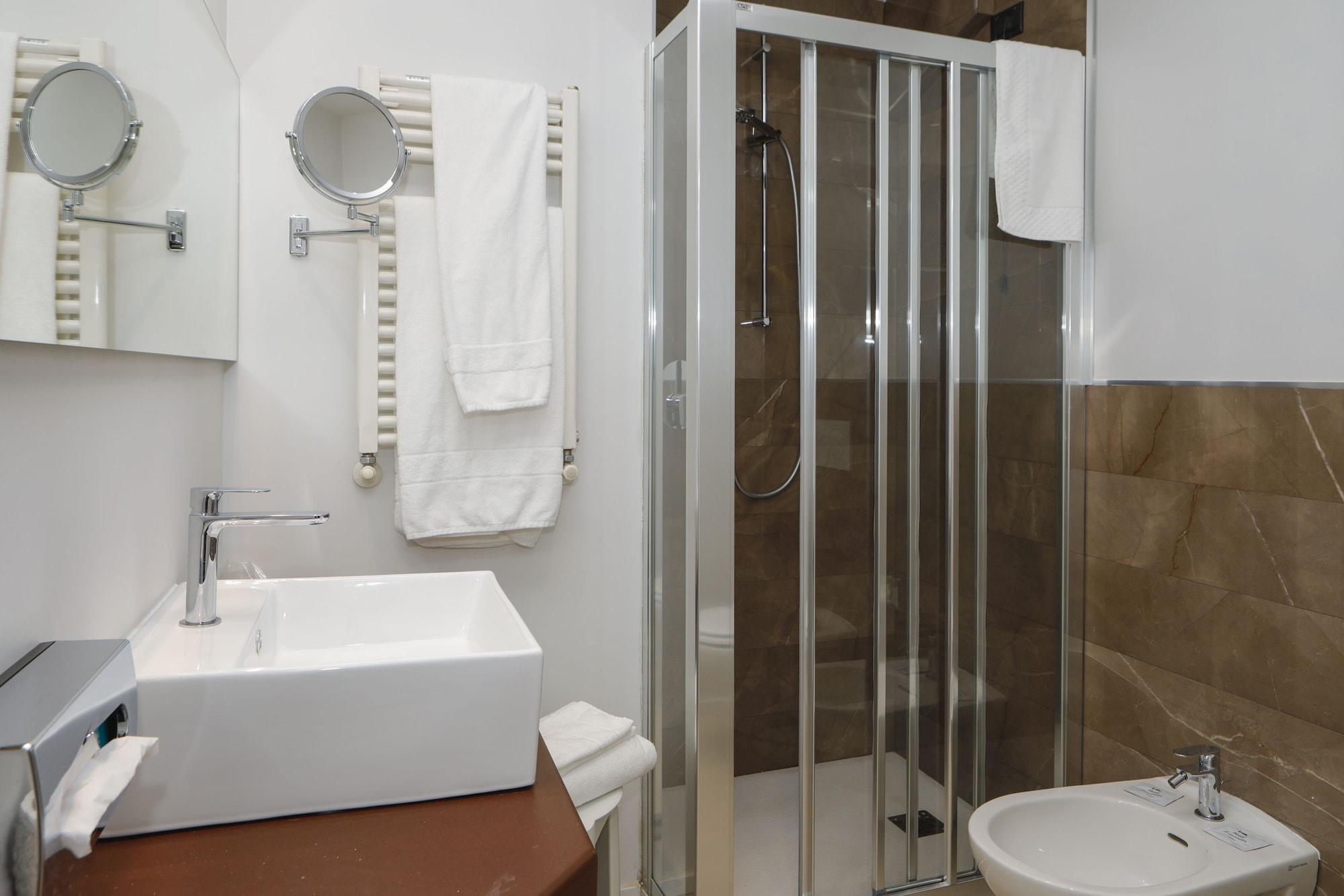 Equipamiento de Habitación Hotel Lancaster