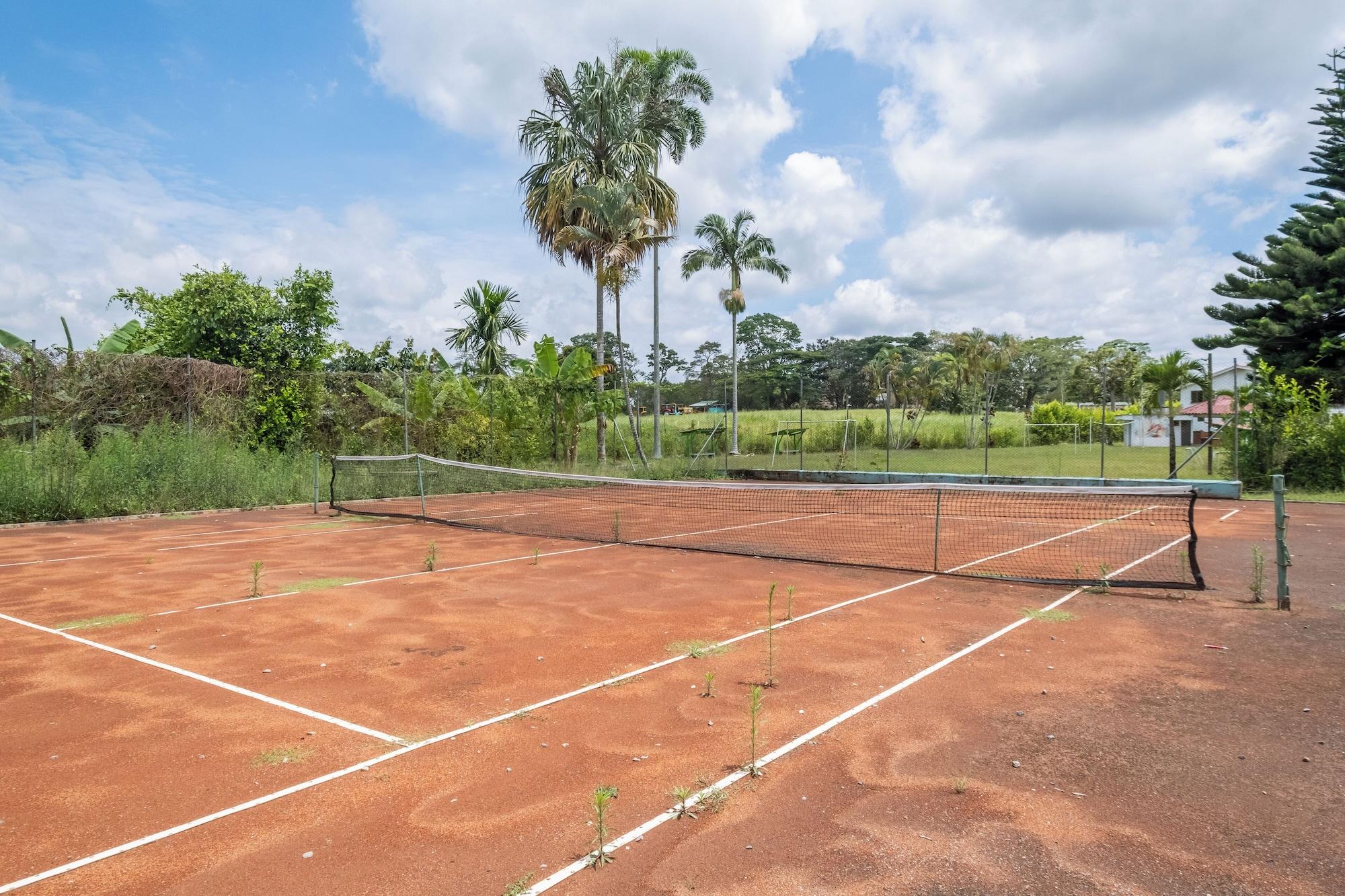 Instalaciones Recreativas Hotel Chalet La Sofia by Majuva